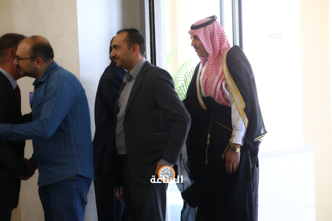 Madar Al-Saa Images 0.321316086612499