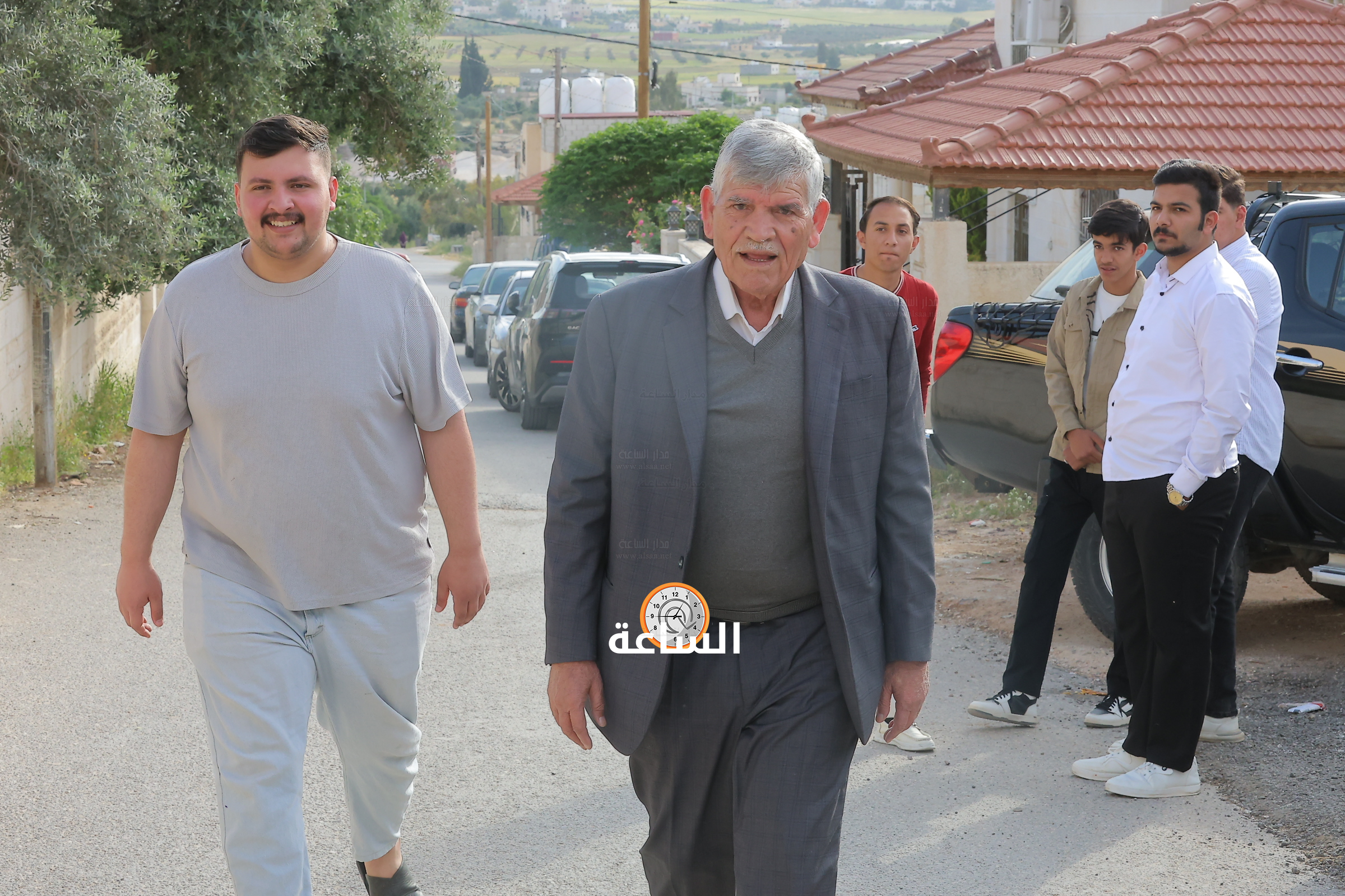 Madar Al-Saa Images 0.244210232814141