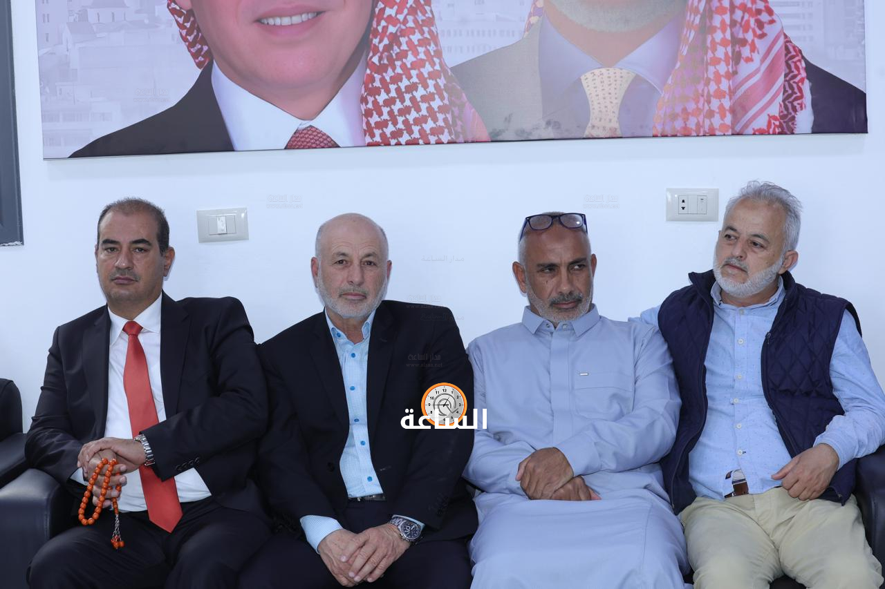 Madar Al-Saa Images 0.1524572944652116