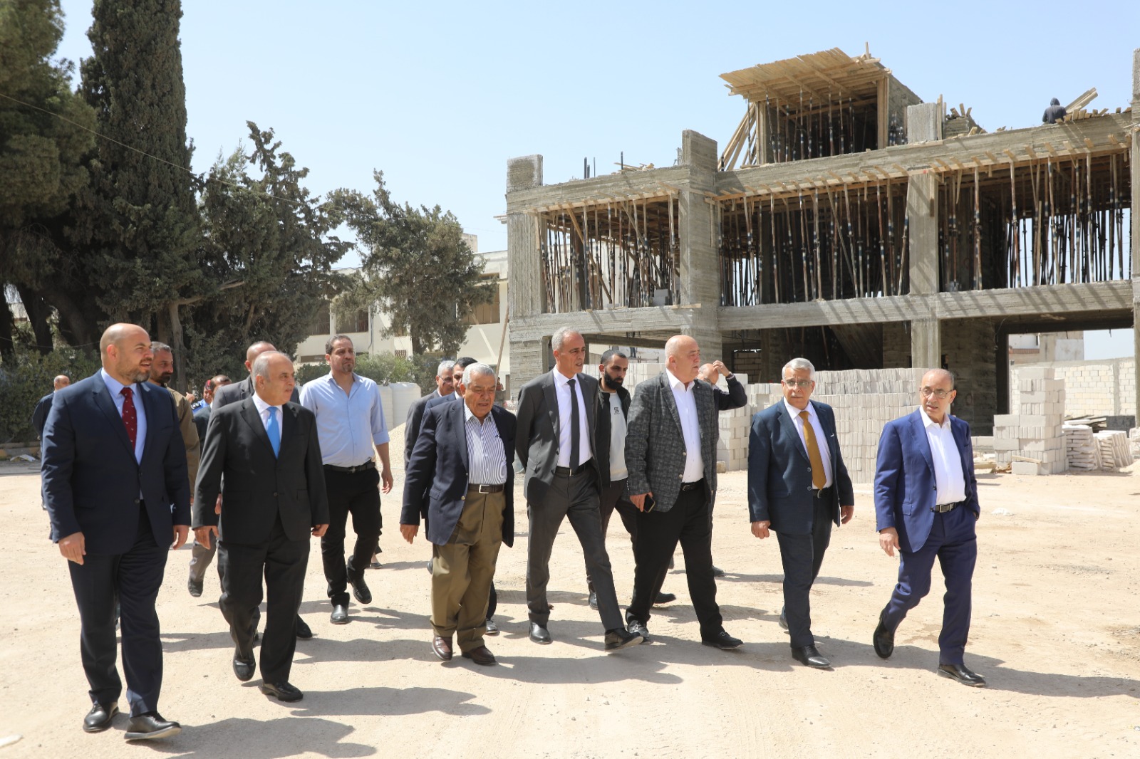 Madar Al-Saa Images 0.20747457339173792