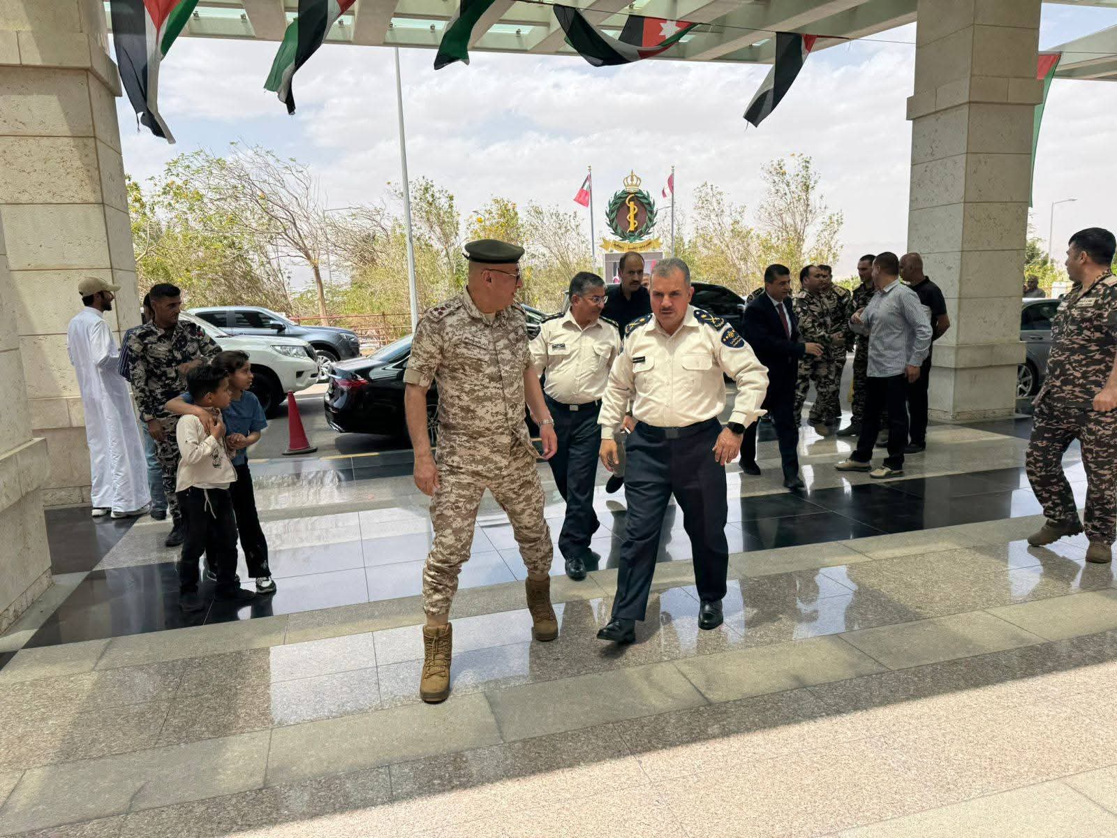 Madar Al-Saa Images 0.40445373555574016