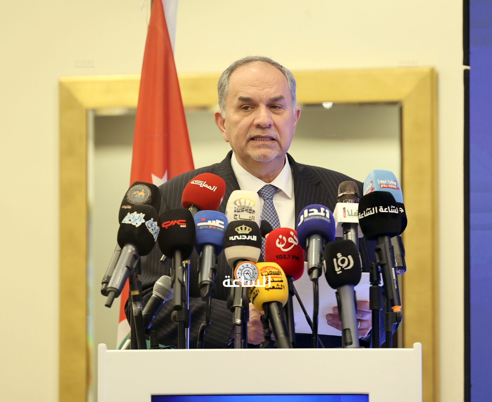 Madar Al-Saa Images 0.25635925234118273