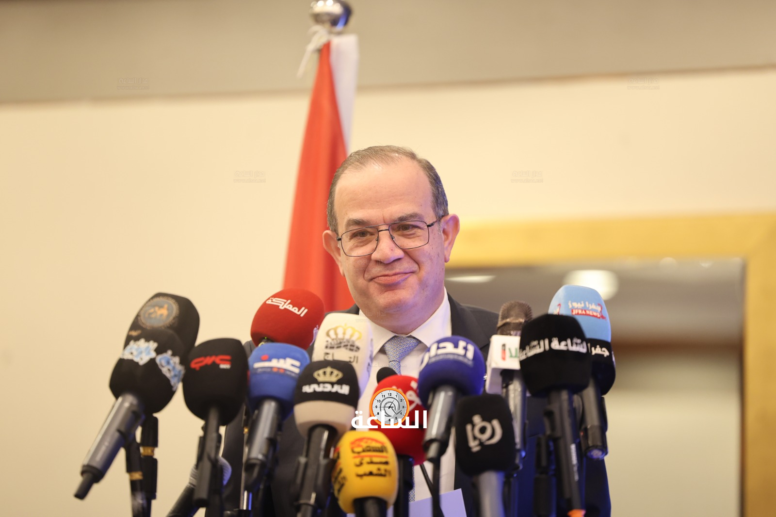 Madar Al-Saa Images 0.004281710564992602