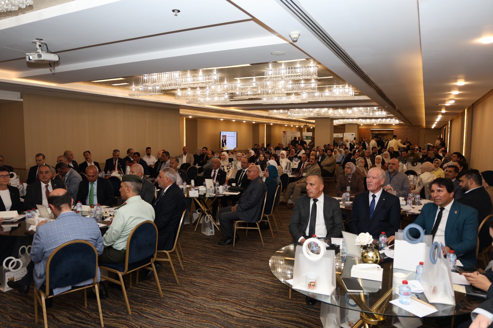 Madar Al-Saa Images 0.6618877970054249