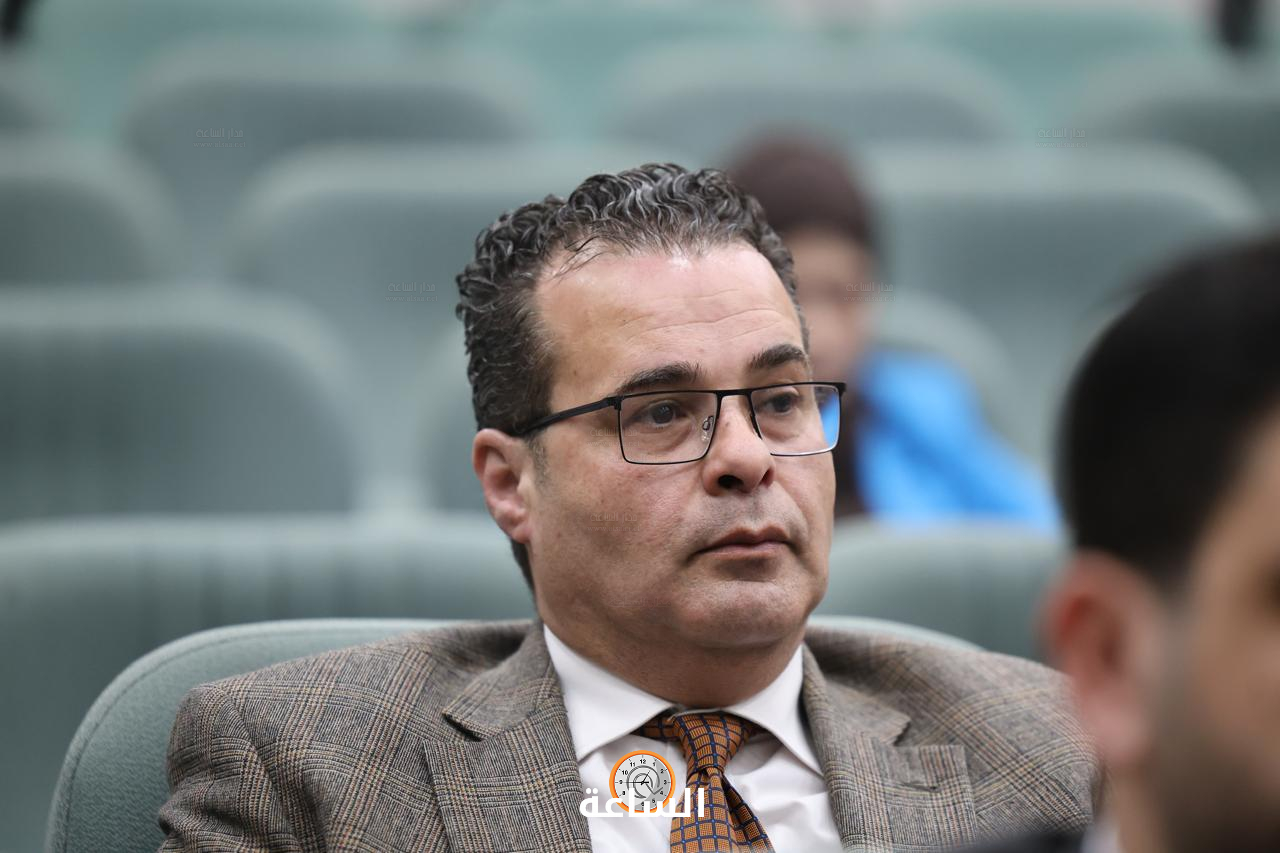 Madar Al-Saa Images 0.016382971815068093