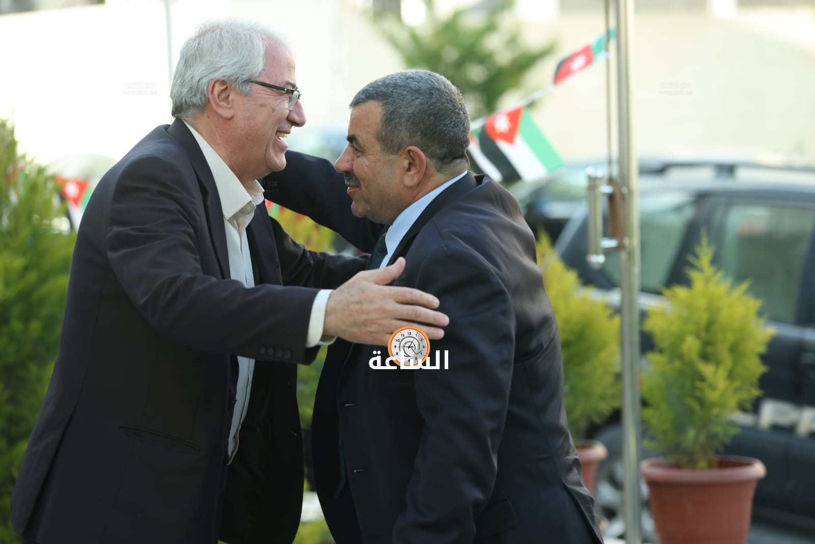 Madar Al-Saa Images 0.745202597427559