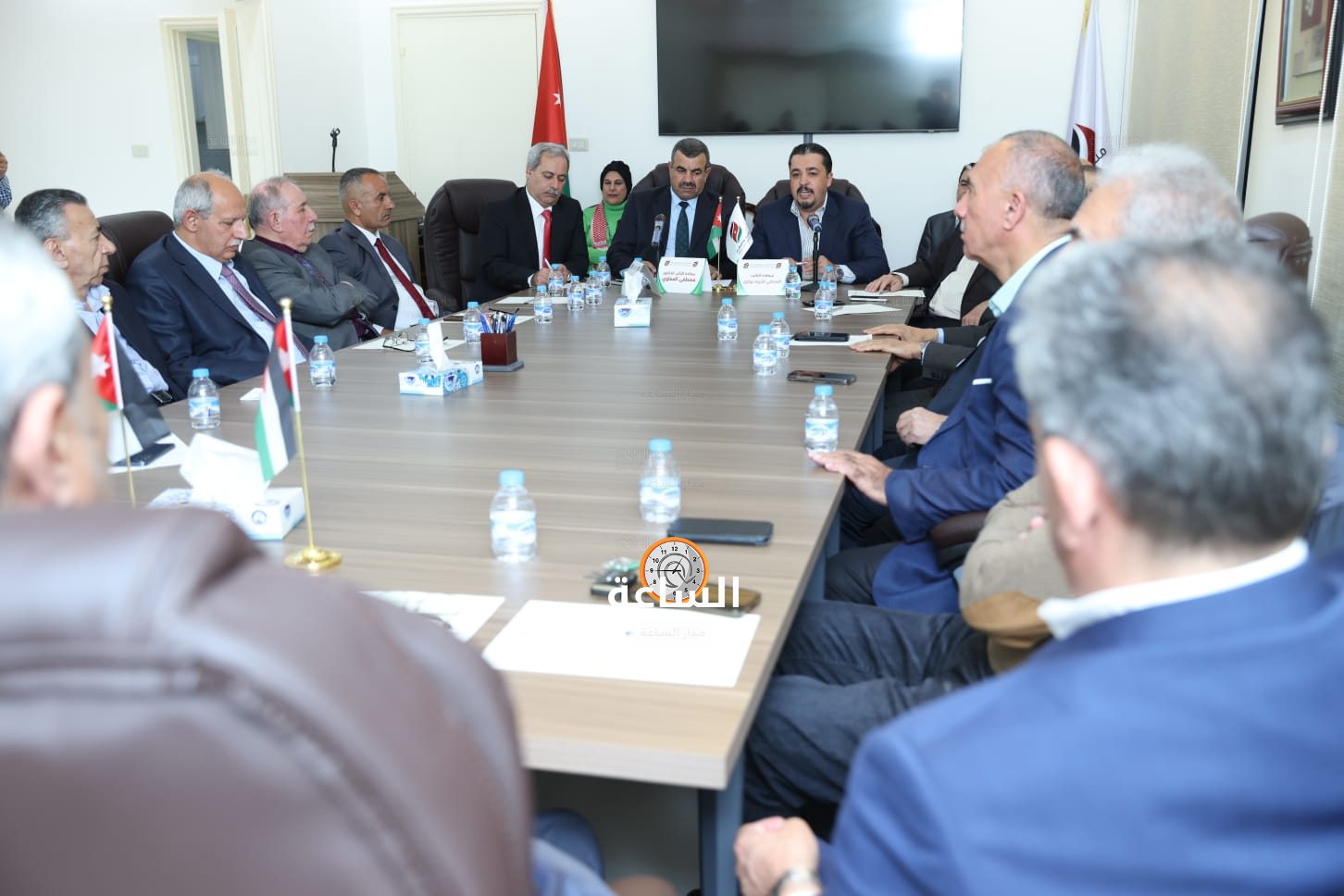 Madar Al-Saa Images 0.3850858736995664