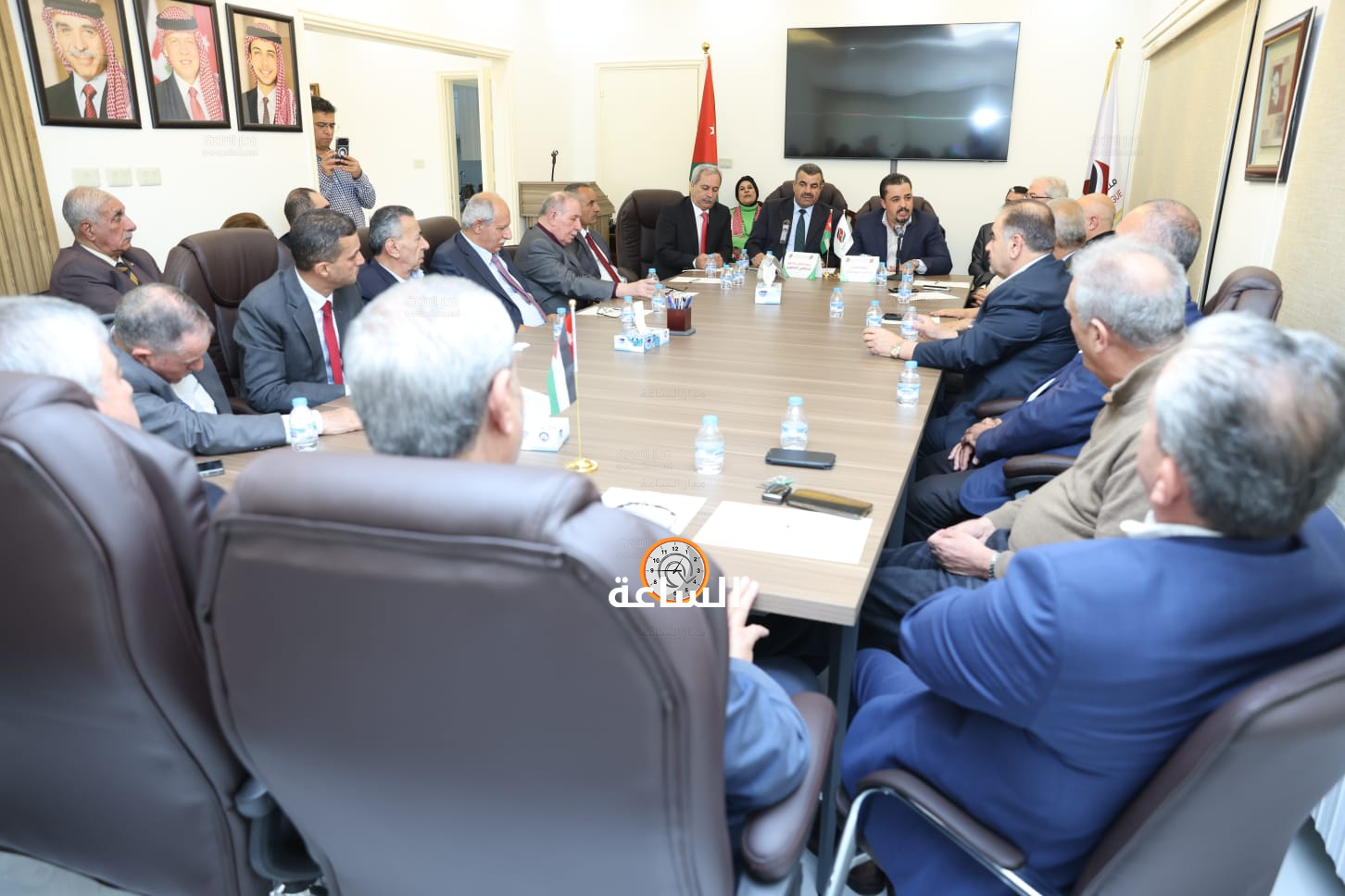 Madar Al-Saa Images 0.41456725191787036