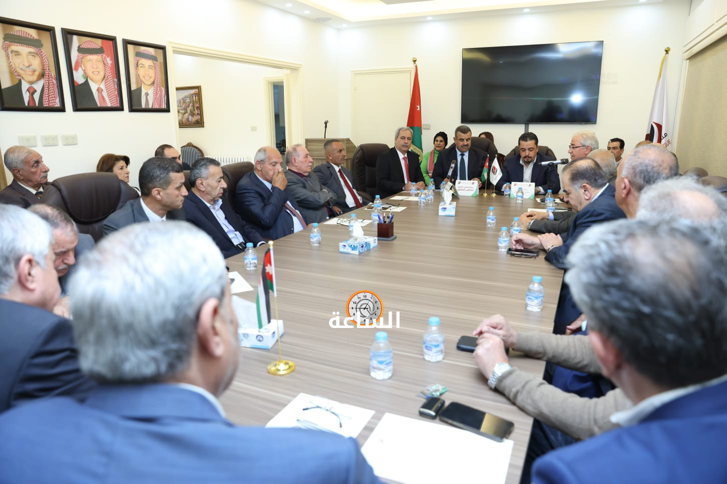 Madar Al-Saa Images 0.10559985233079017