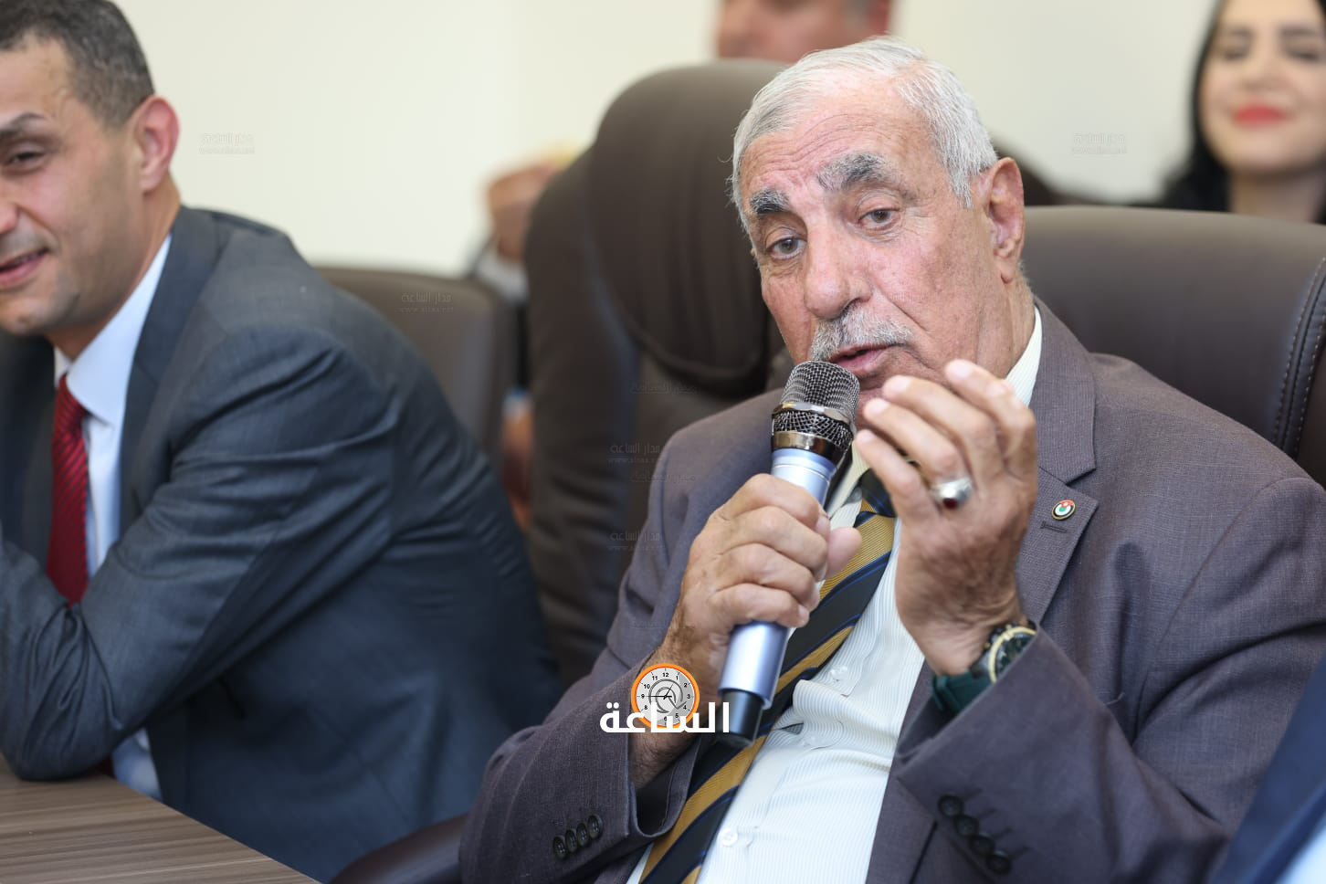 Madar Al-Saa Images 0.432204499835122