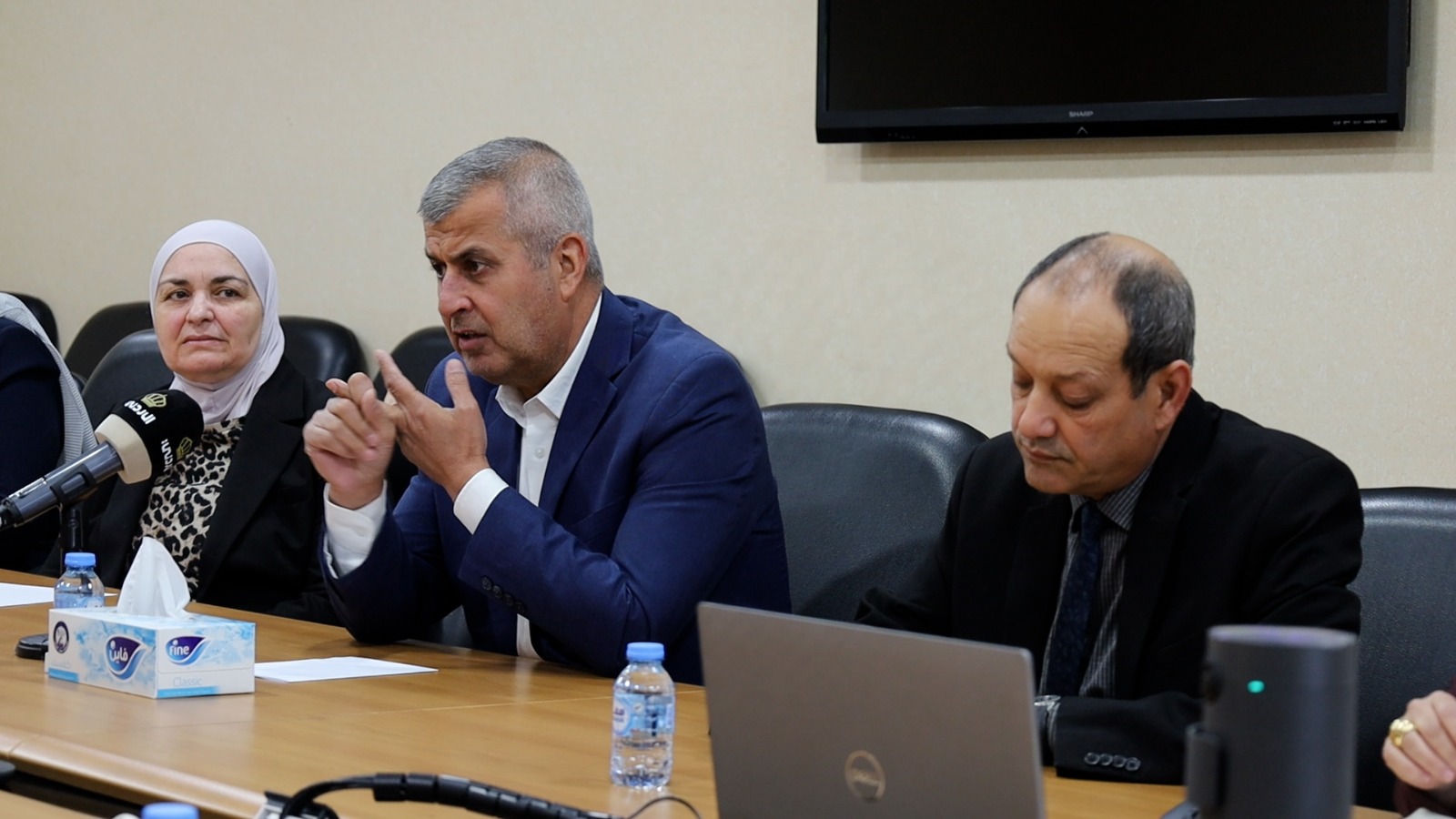 Madar Al-Saa Images 0.39804148823689367