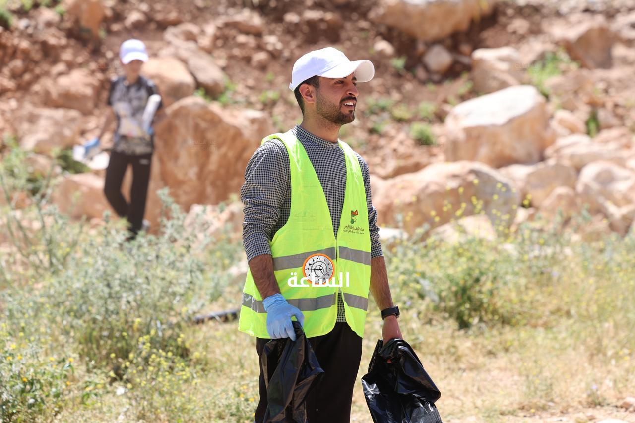 Madar Al-Saa Images 0.39744264834798093