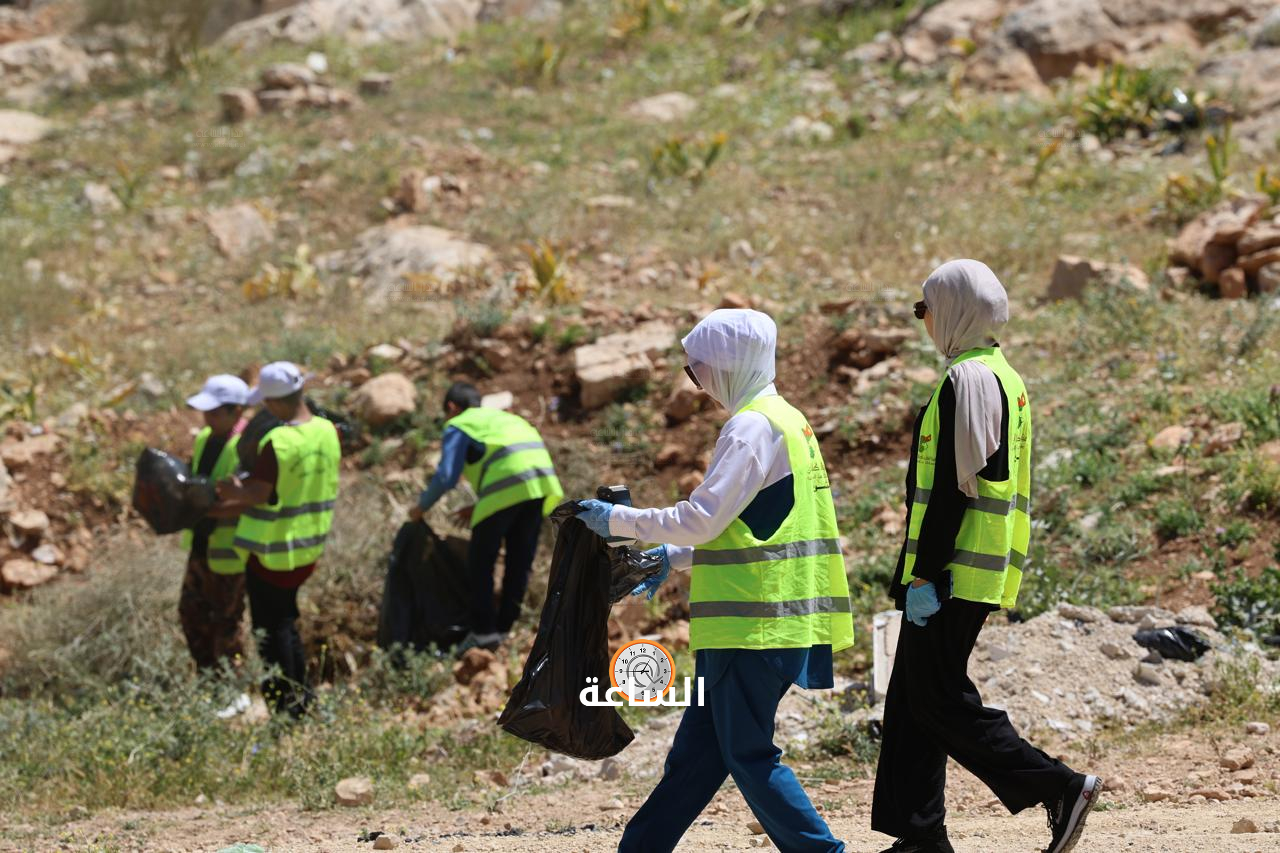 Madar Al-Saa Images 0.16194282011628303