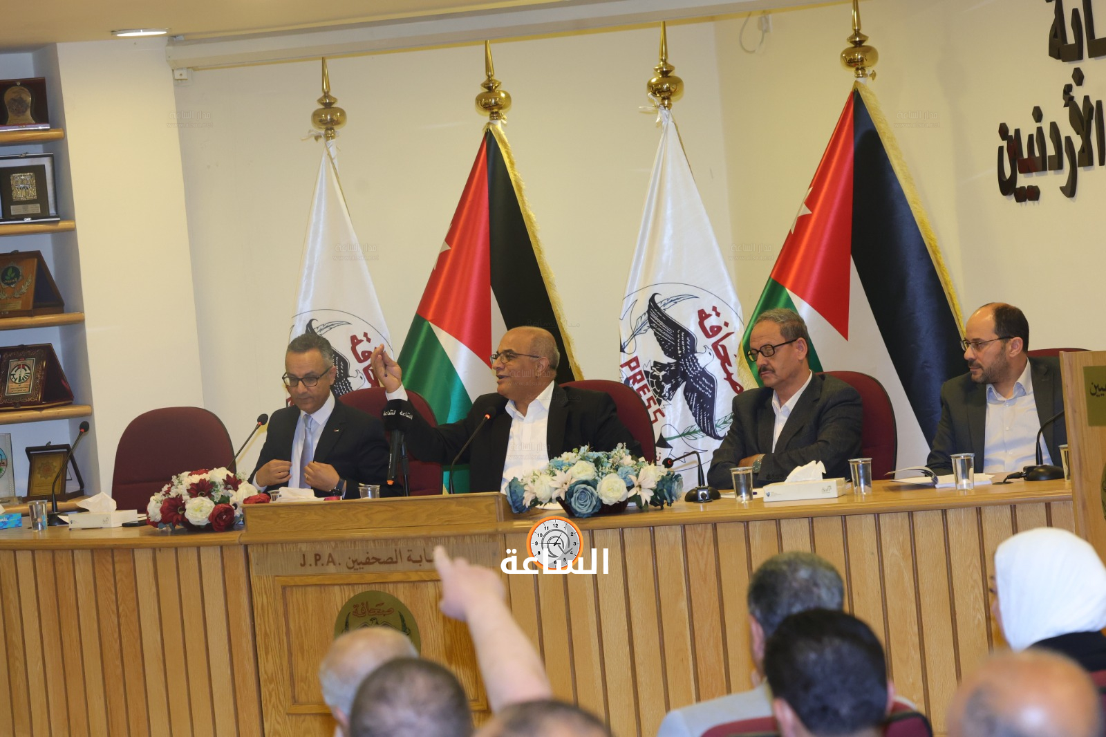Madar Al-Saa Images 0.39361310153181095