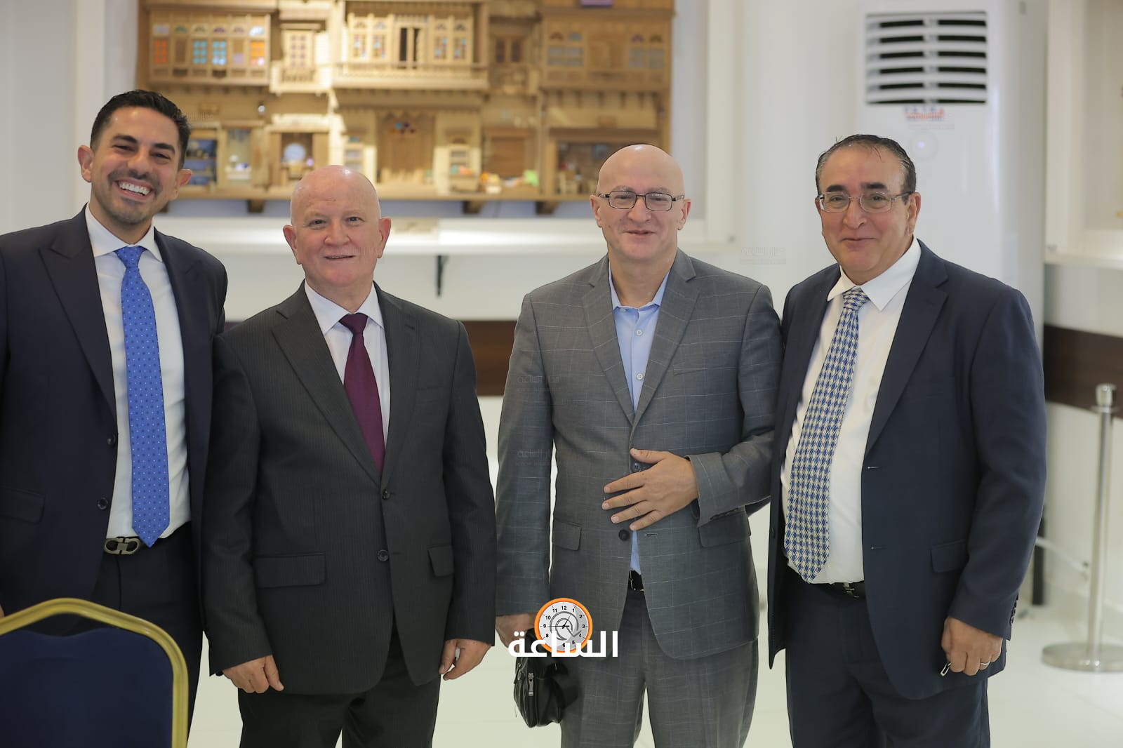 Madar Al-Saa Images 0.9575420391484284