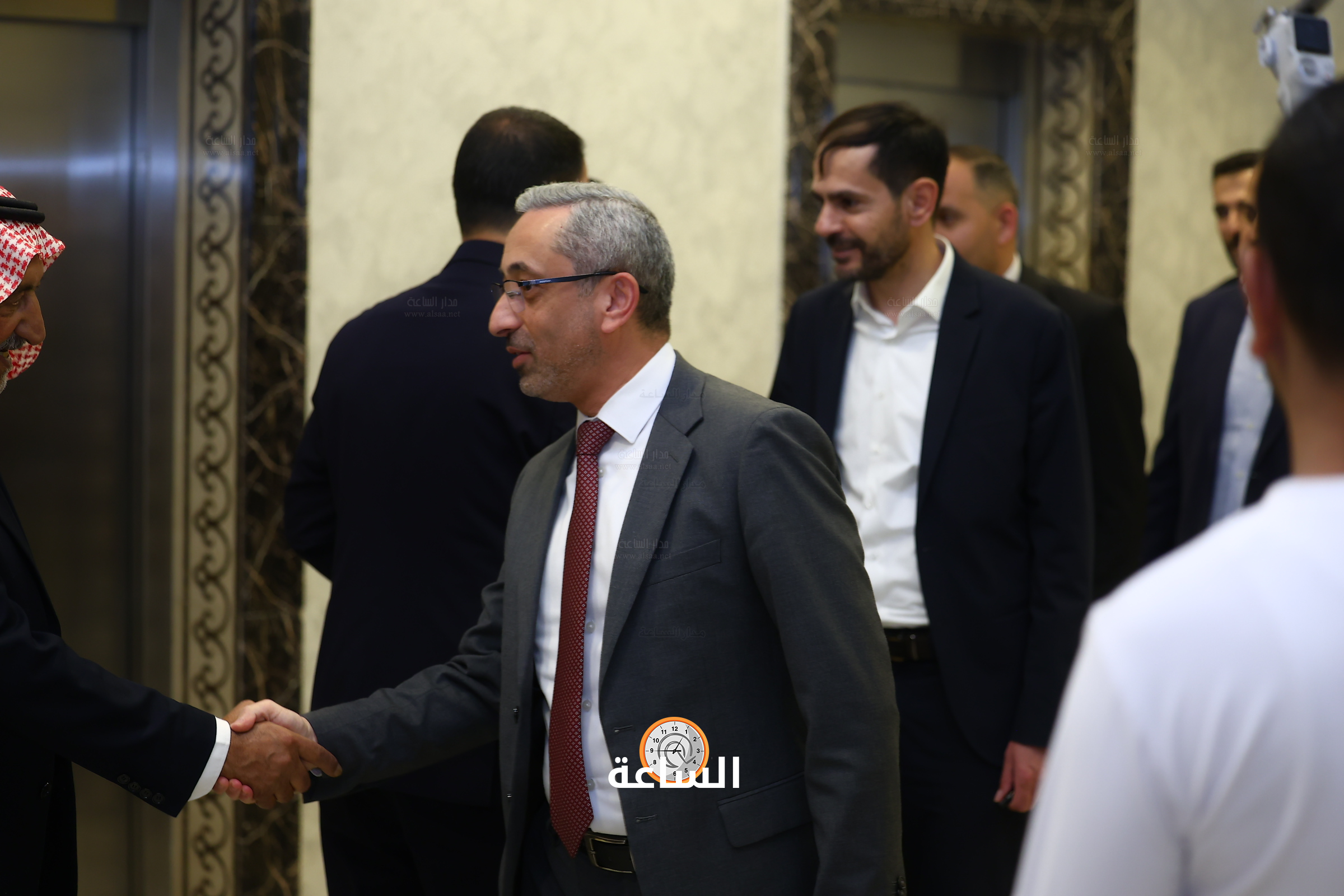Madar Al-Saa Images 0.4759882010088051