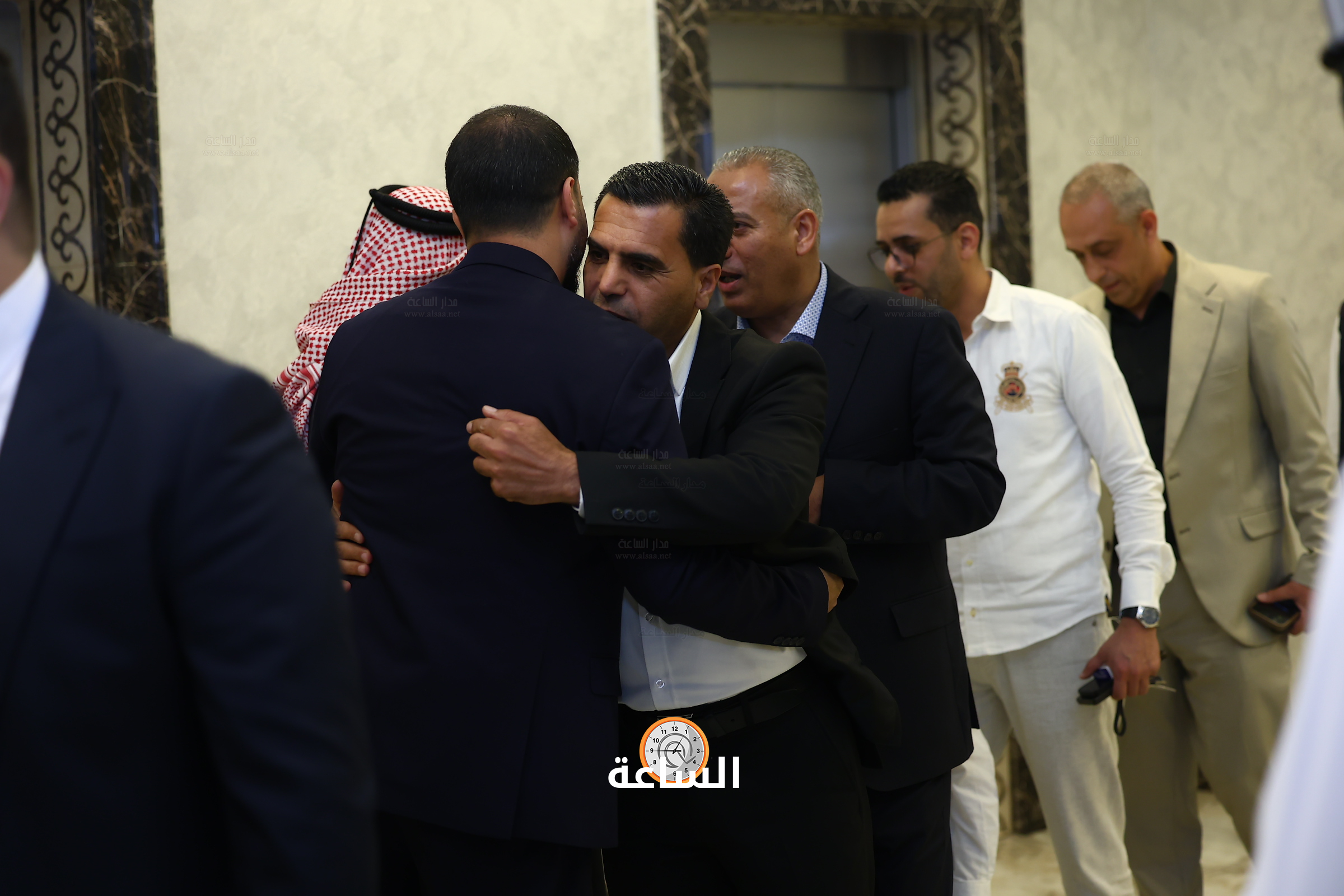 Madar Al-Saa Images 0.19288594107425083
