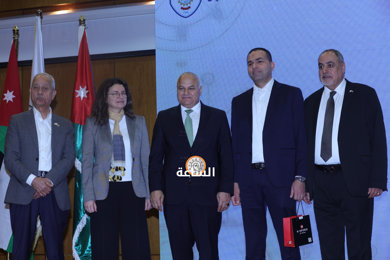 Madar Al-Saa Images 0.7151800778162187