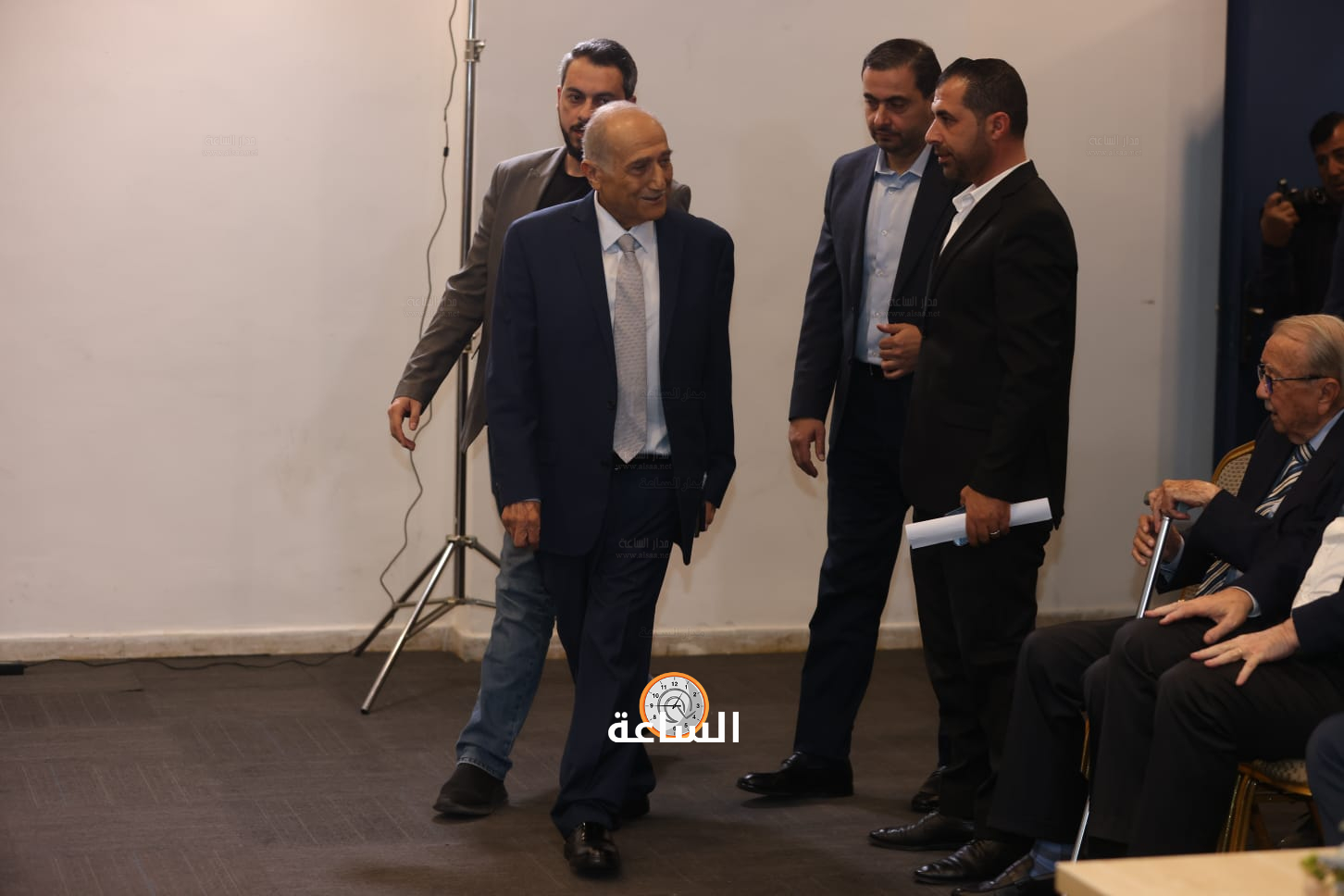 Madar Al-Saa Images 0.46144991802411084