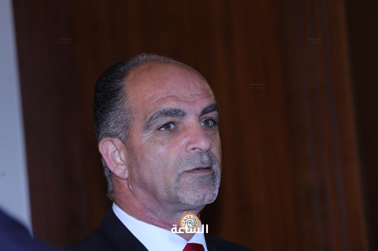 Madar Al-Saa Images 0.6092255558599787