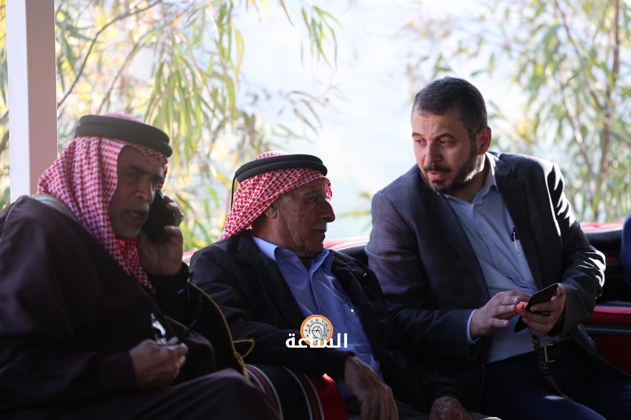 Madar Al-Saa Images 0.41532653502522066