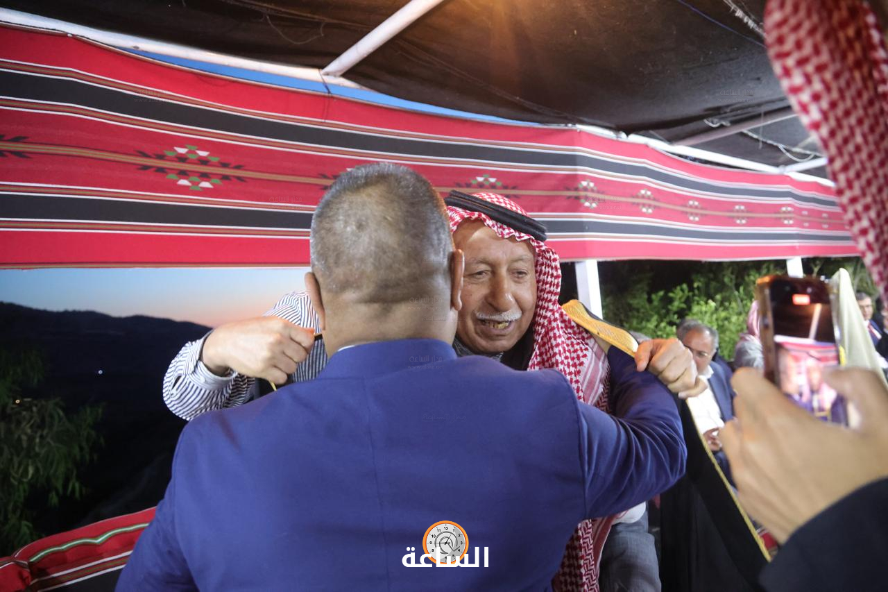Madar Al-Saa Images 0.1812457362852783