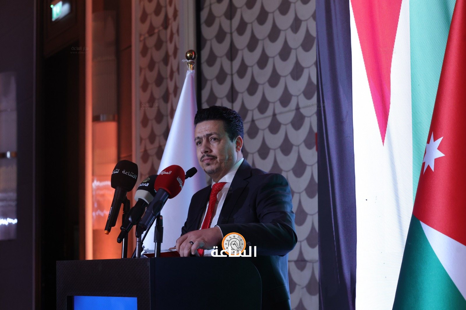 Madar Al-Saa Images 0.4991718990046914
