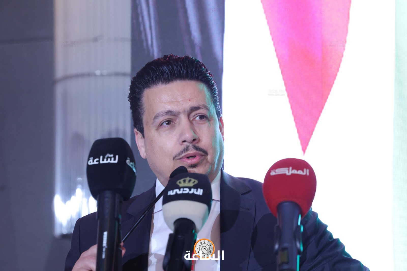 Madar Al-Saa Images 0.4993845111945482