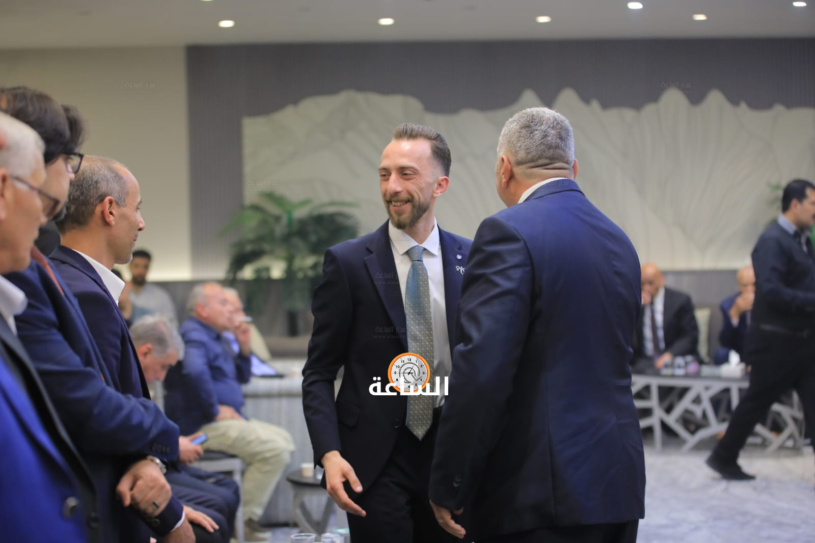 Madar Al-Saa Images 0.7633839763447009