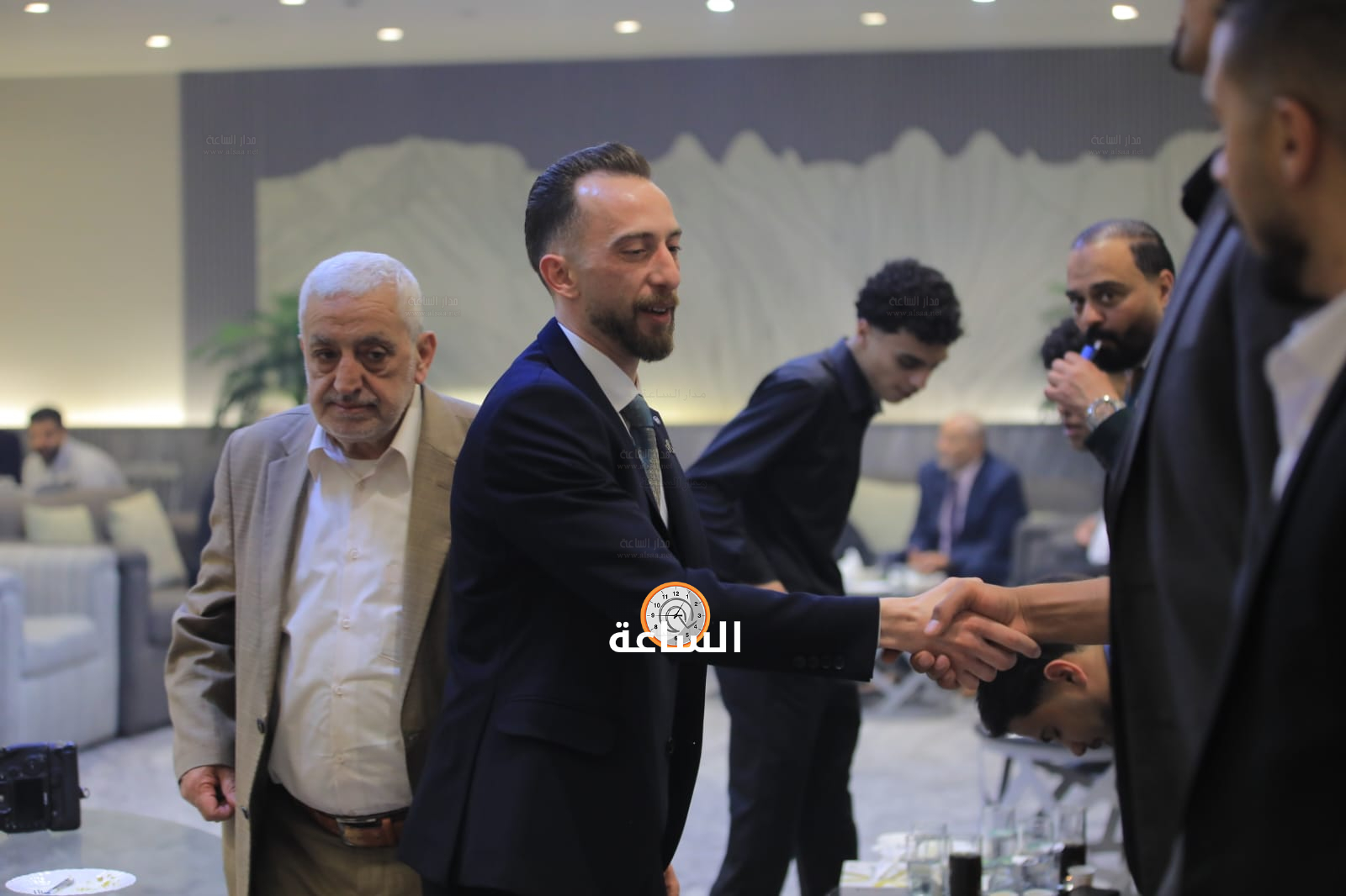Madar Al-Saa Images 0.7168393307820581