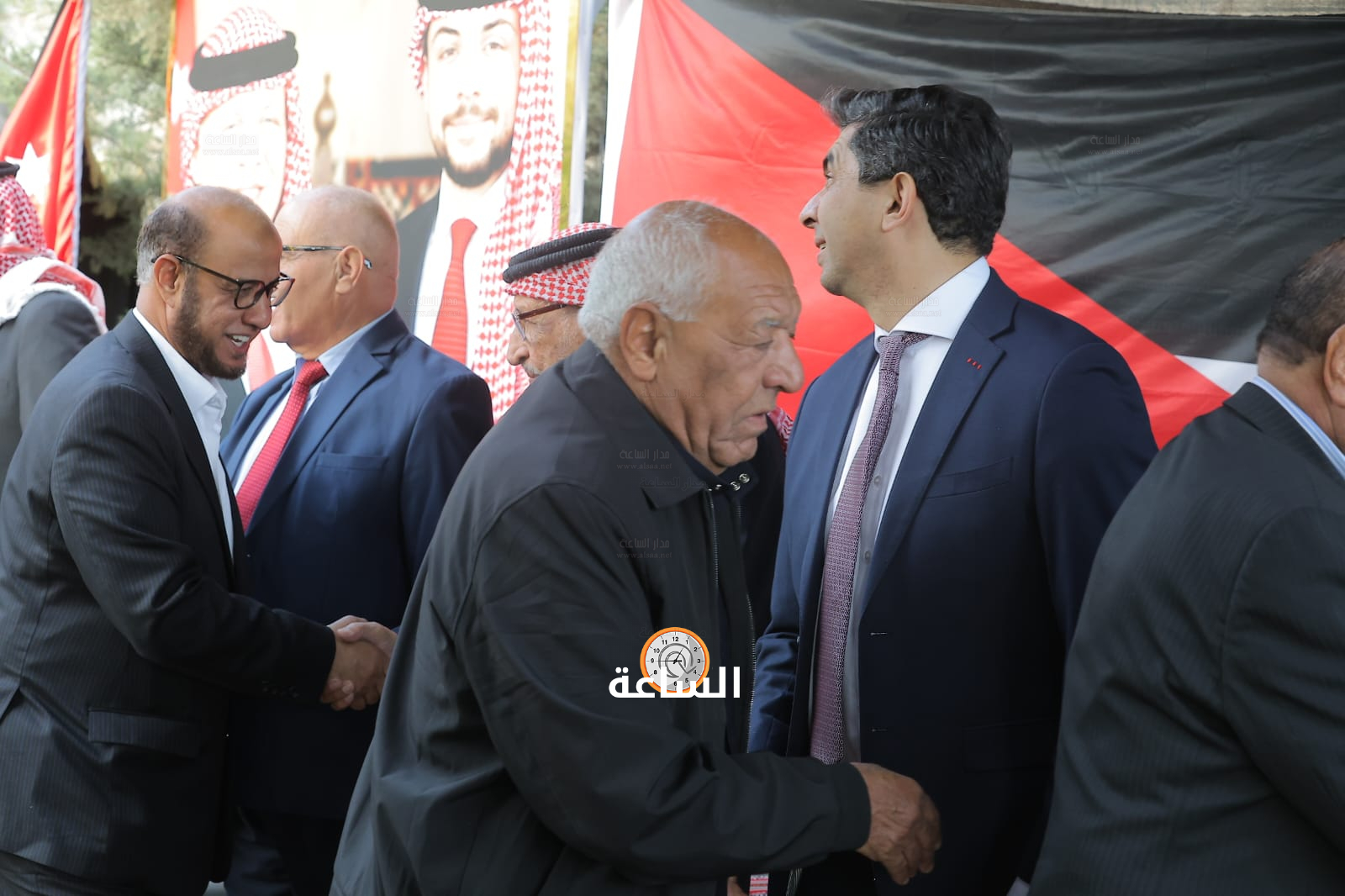 Madar Al-Saa Images 0.22350587372393715