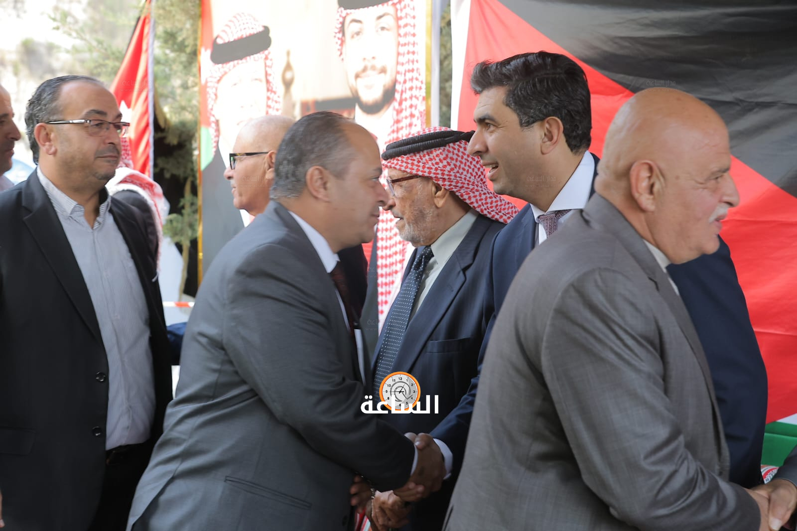 Madar Al-Saa Images 0.1997549980203548