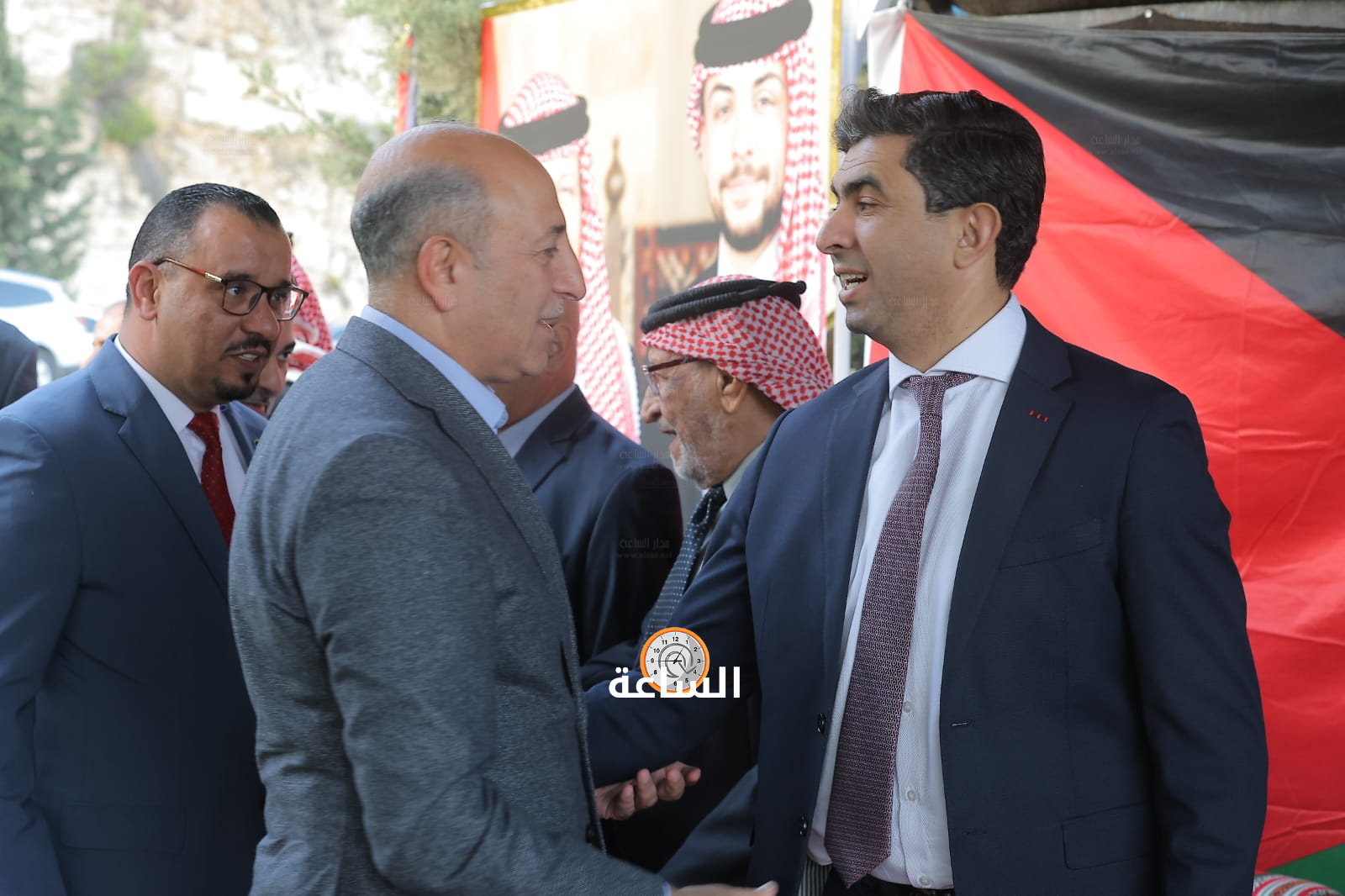 Madar Al-Saa Images 0.4463669541609443