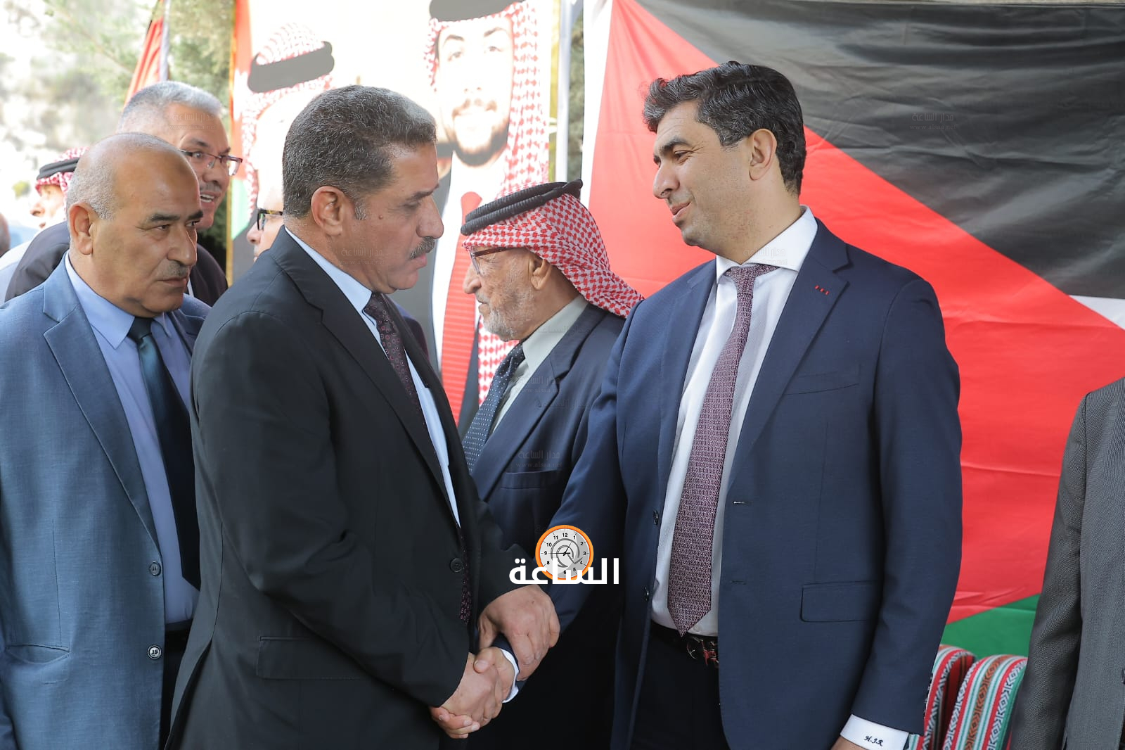 Madar Al-Saa Images 0.7637540418886256