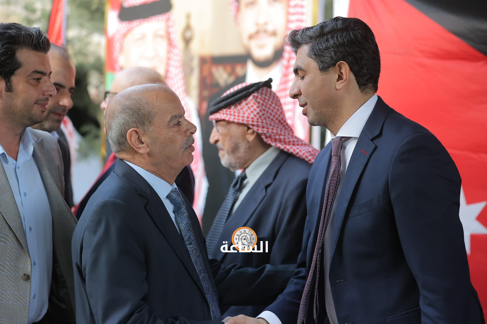 Madar Al-Saa Images 0.6010130967579099