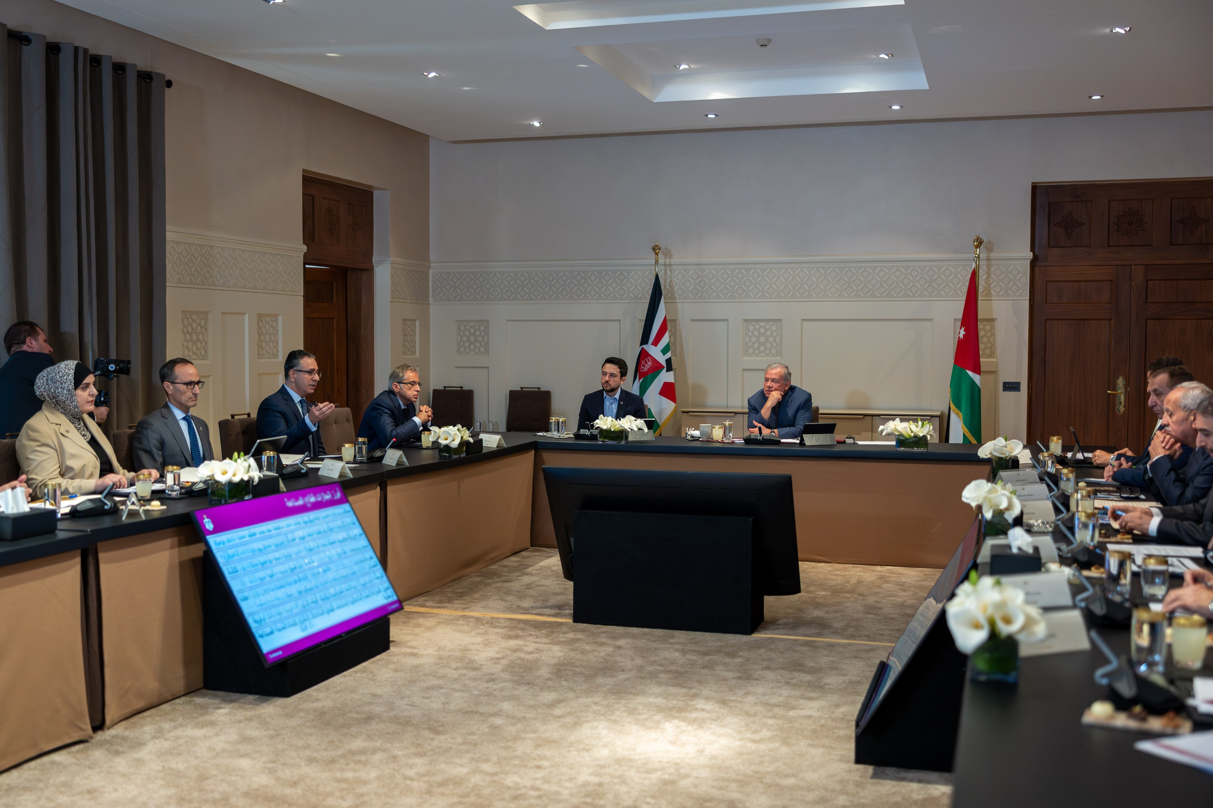 Madar Al-Saa Images 0.2019910307505497