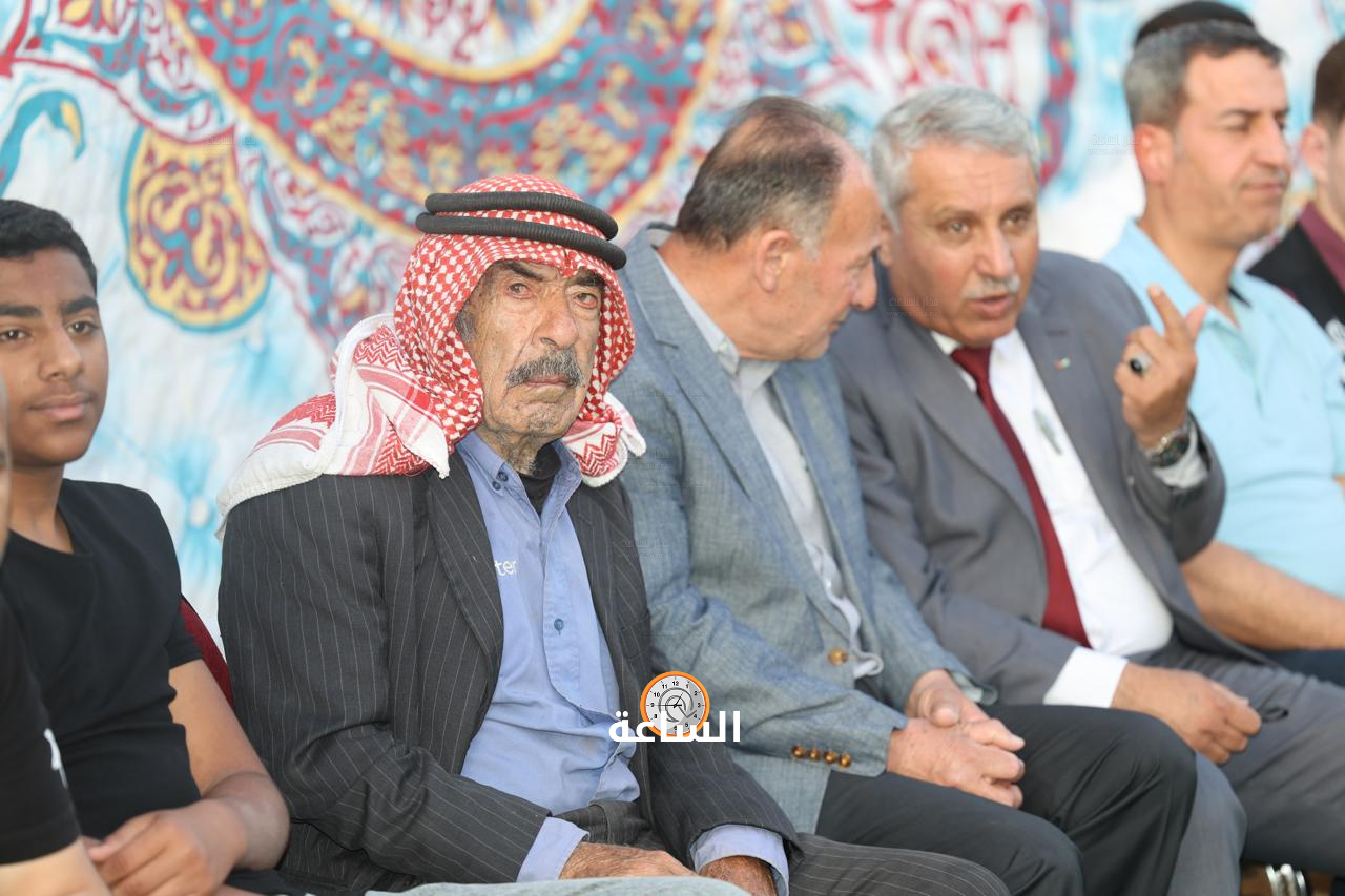 Madar Al-Saa Images 0.025351611640986205
