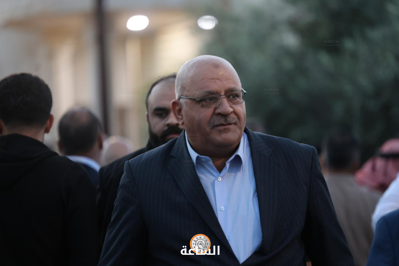 Madar Al-Saa Images 0.49589544137239283