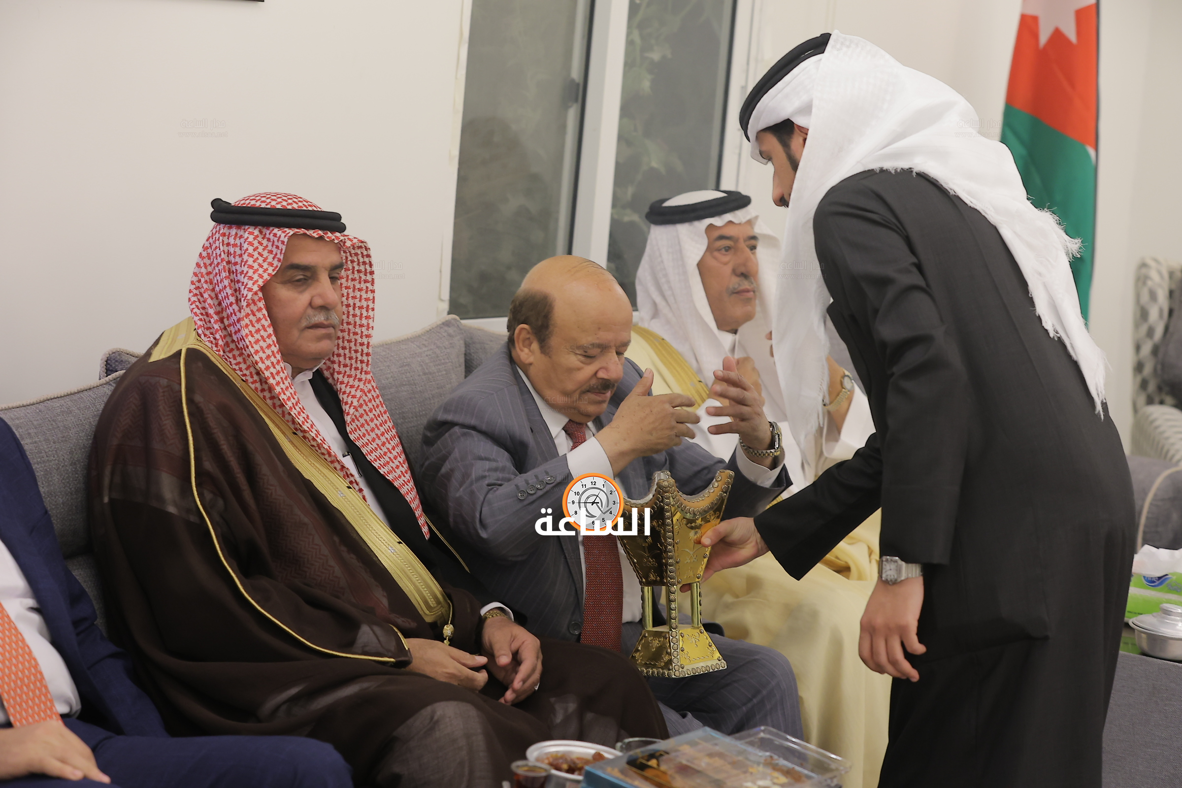 Madar Al-Saa Images 0.013489295541001423