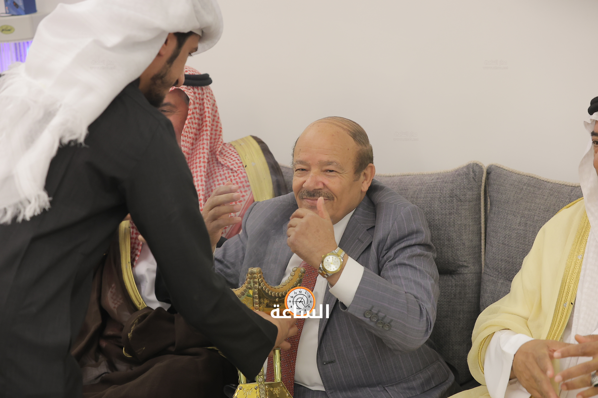 Madar Al-Saa Images 0.8999044293635188