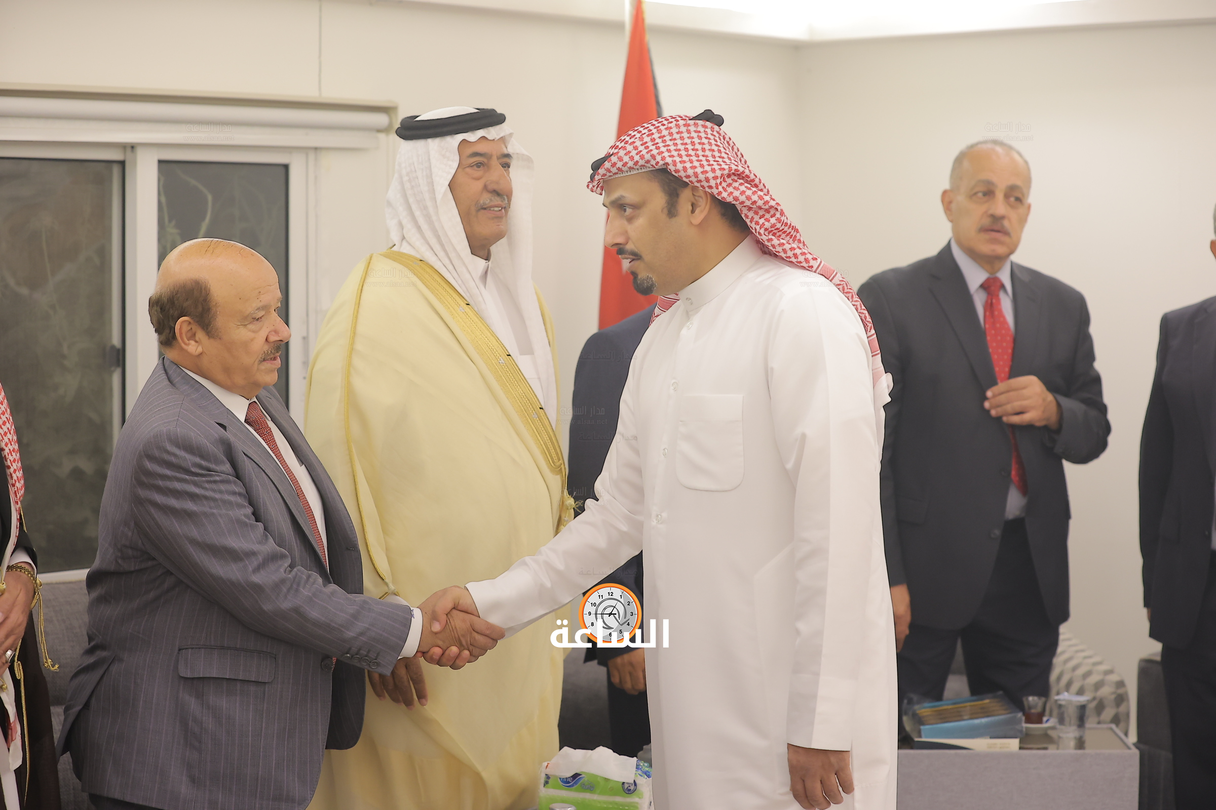 Madar Al-Saa Images 0.7349807169169923