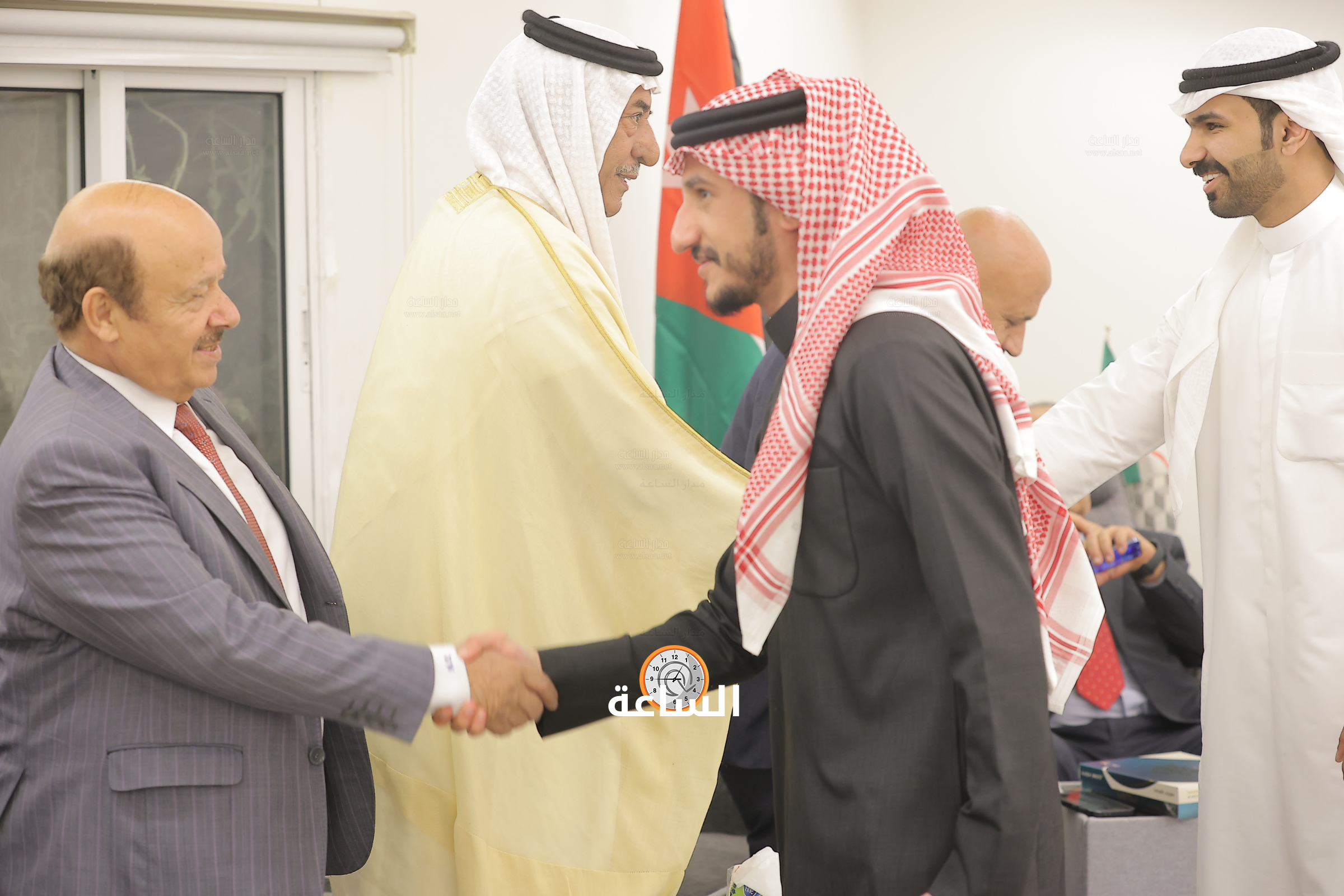 Madar Al-Saa Images 0.3064551071005347