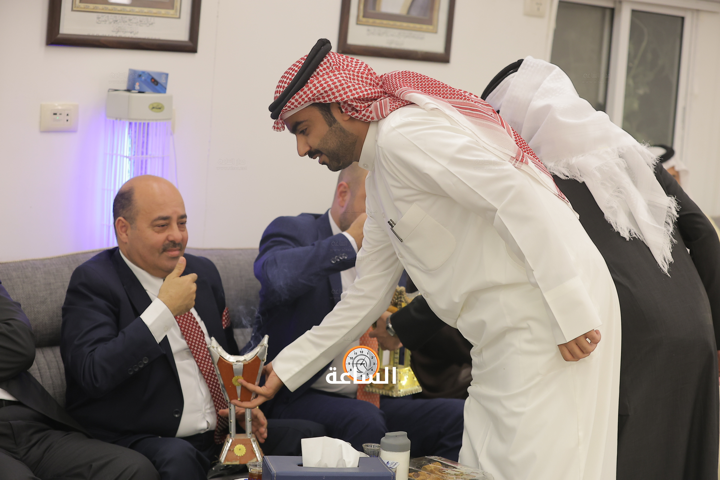 Madar Al-Saa Images 0.3396290129899575