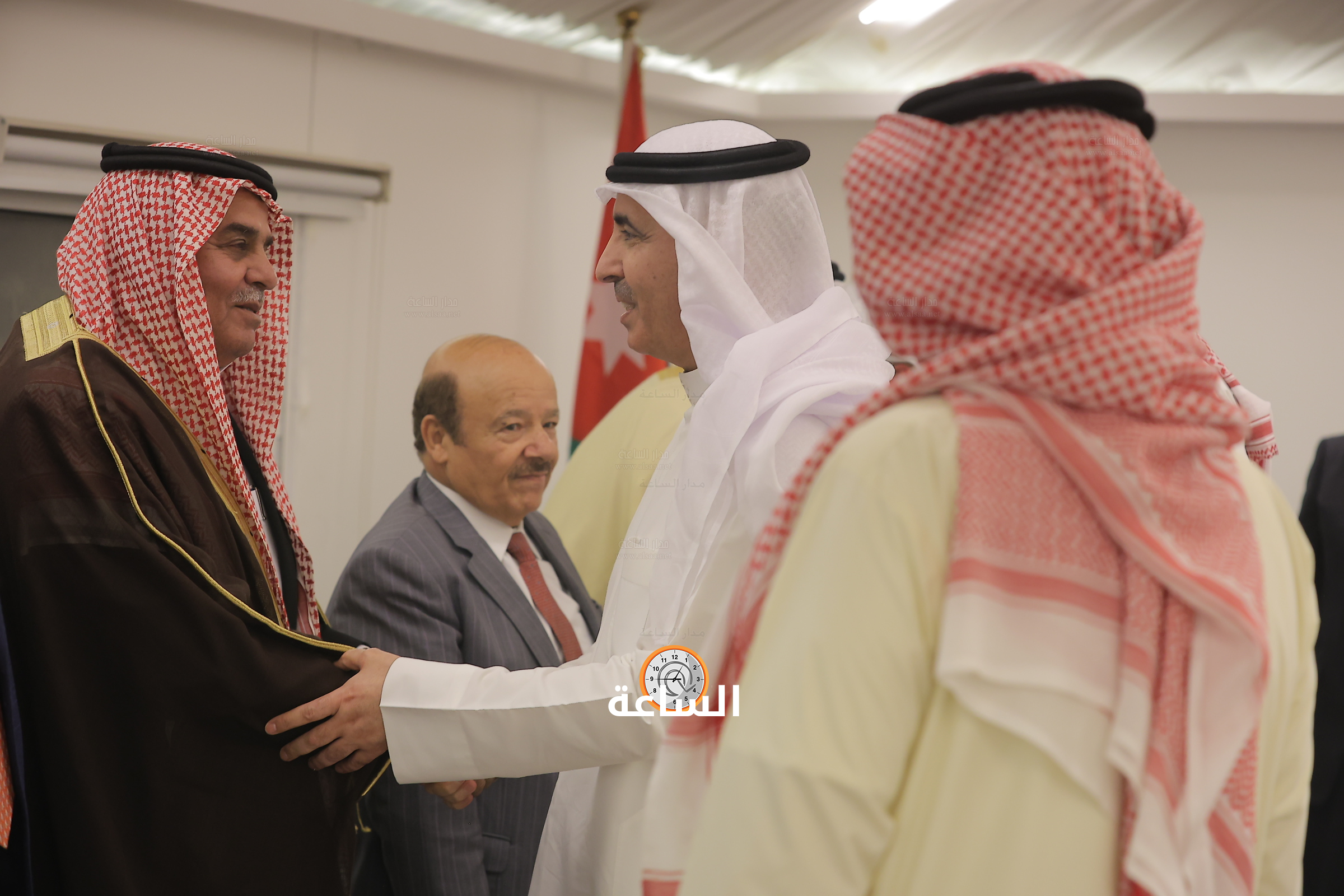 Madar Al-Saa Images 0.48749152759808145