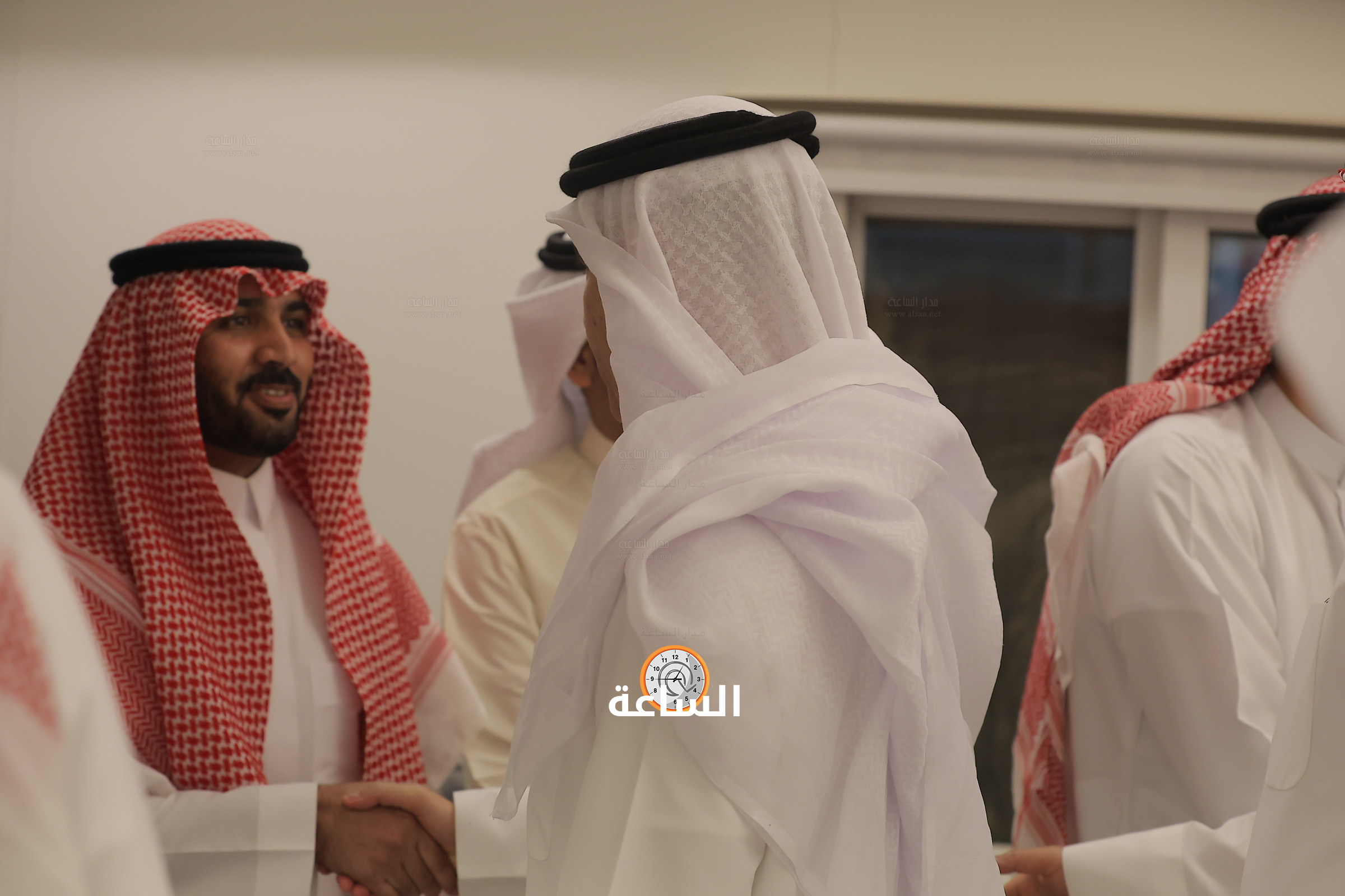 Madar Al-Saa Images 0.8596333425896386