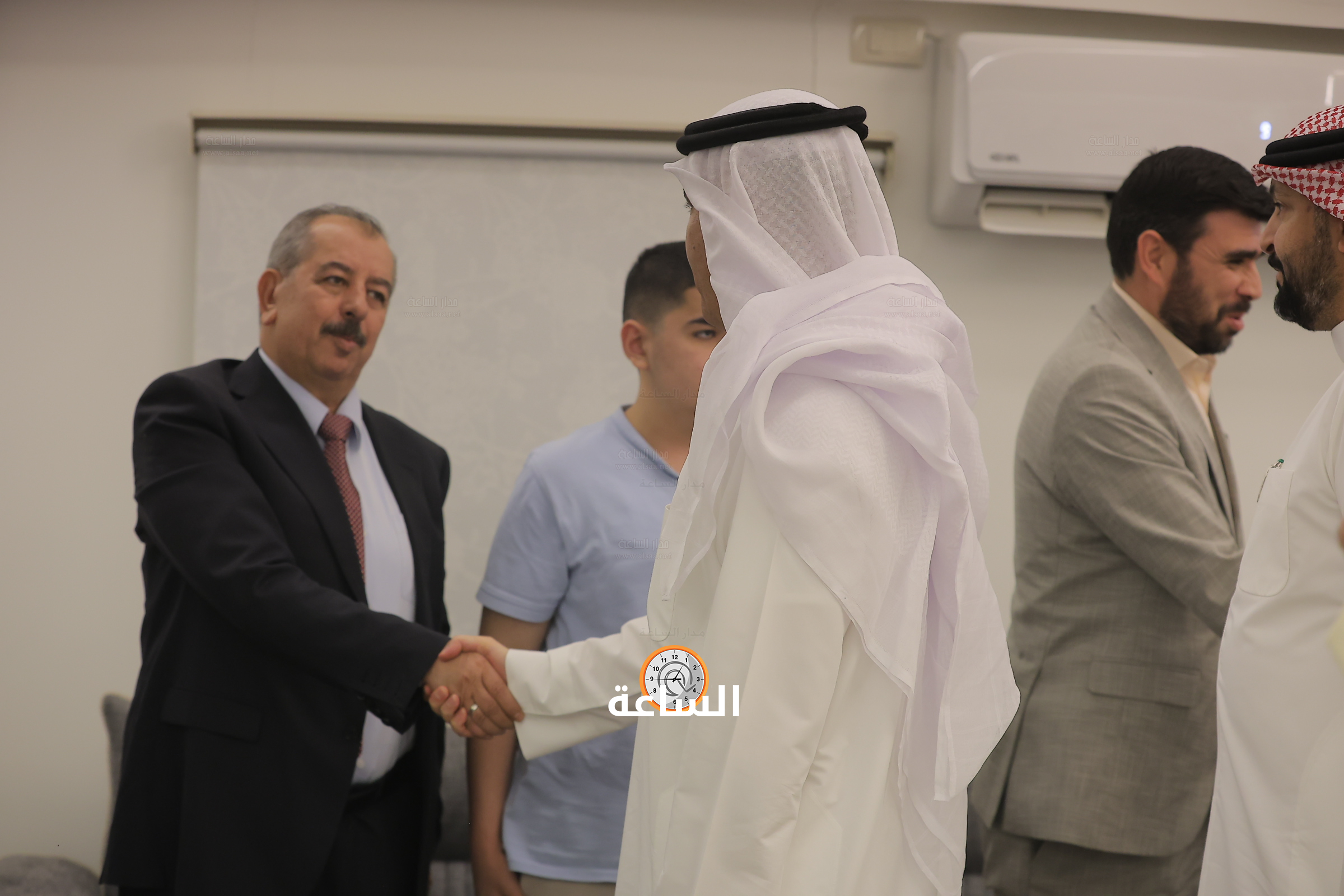 Madar Al-Saa Images 0.5053640225626441