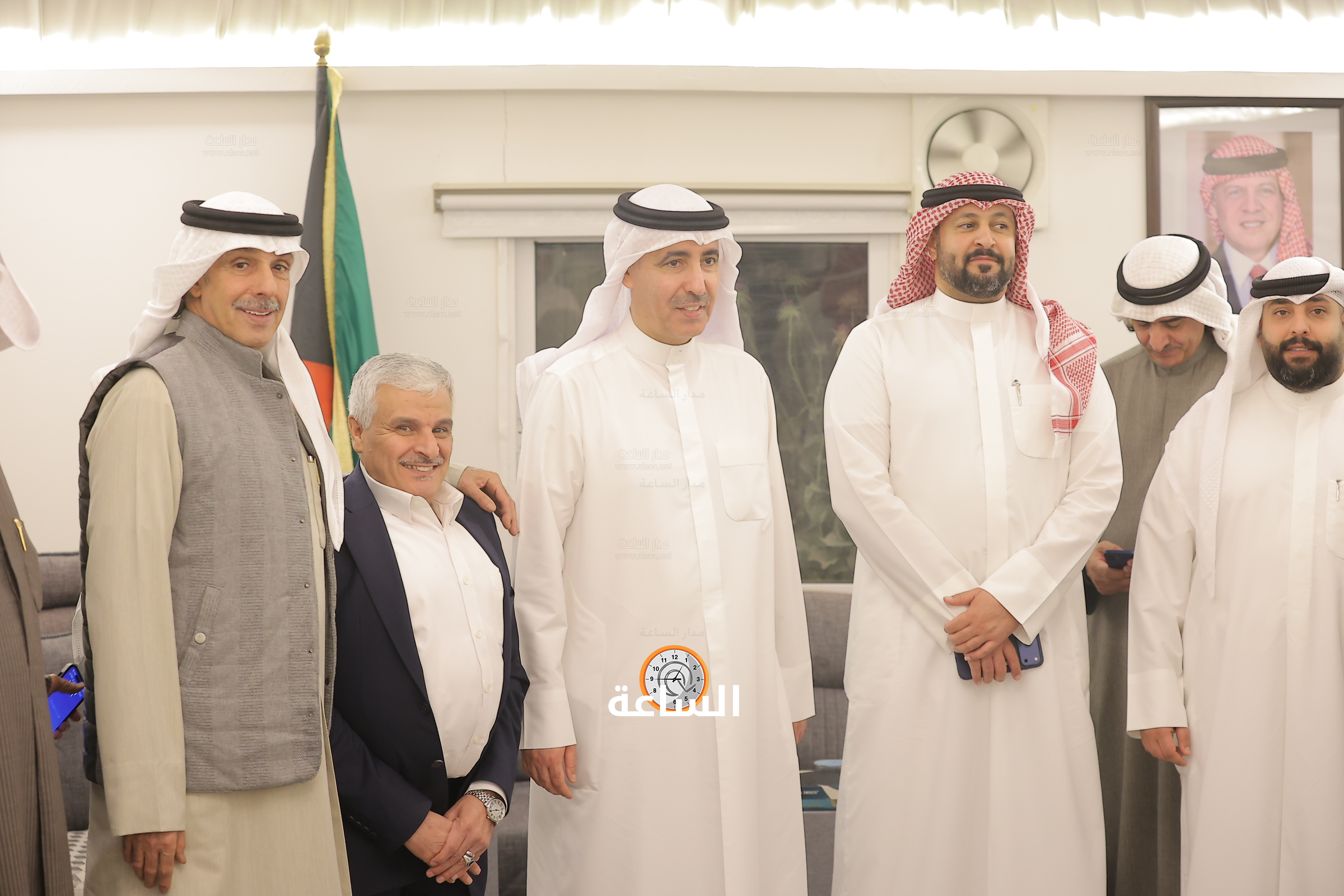 Madar Al-Saa Images 0.3695262464293506