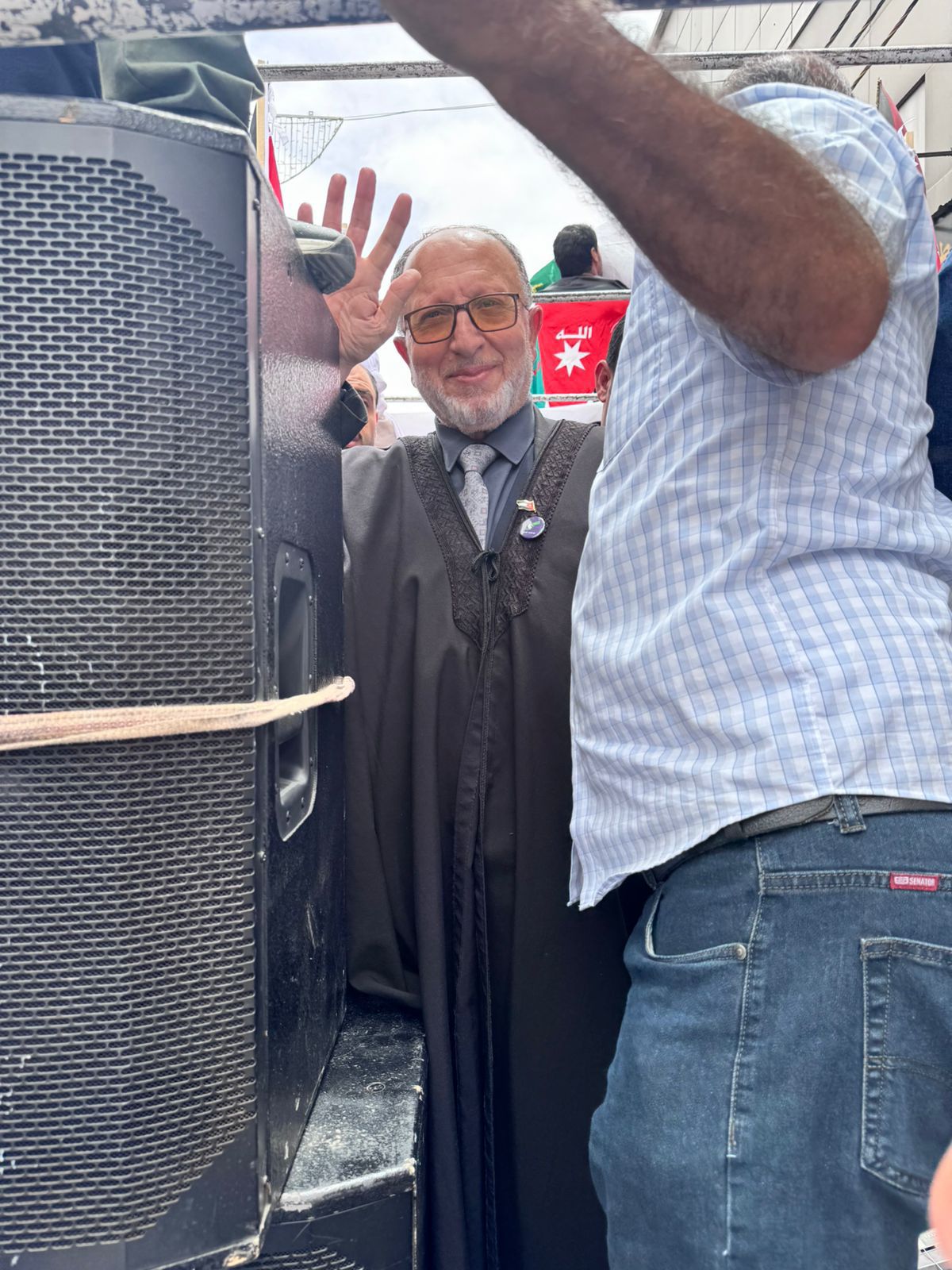 Madar Al-Saa Images 0.4379039338488947