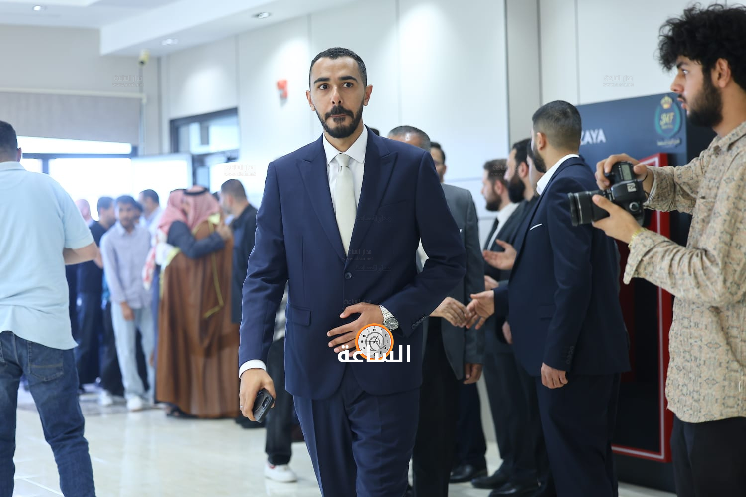 Madar Al-Saa Images 0.46276363472173054