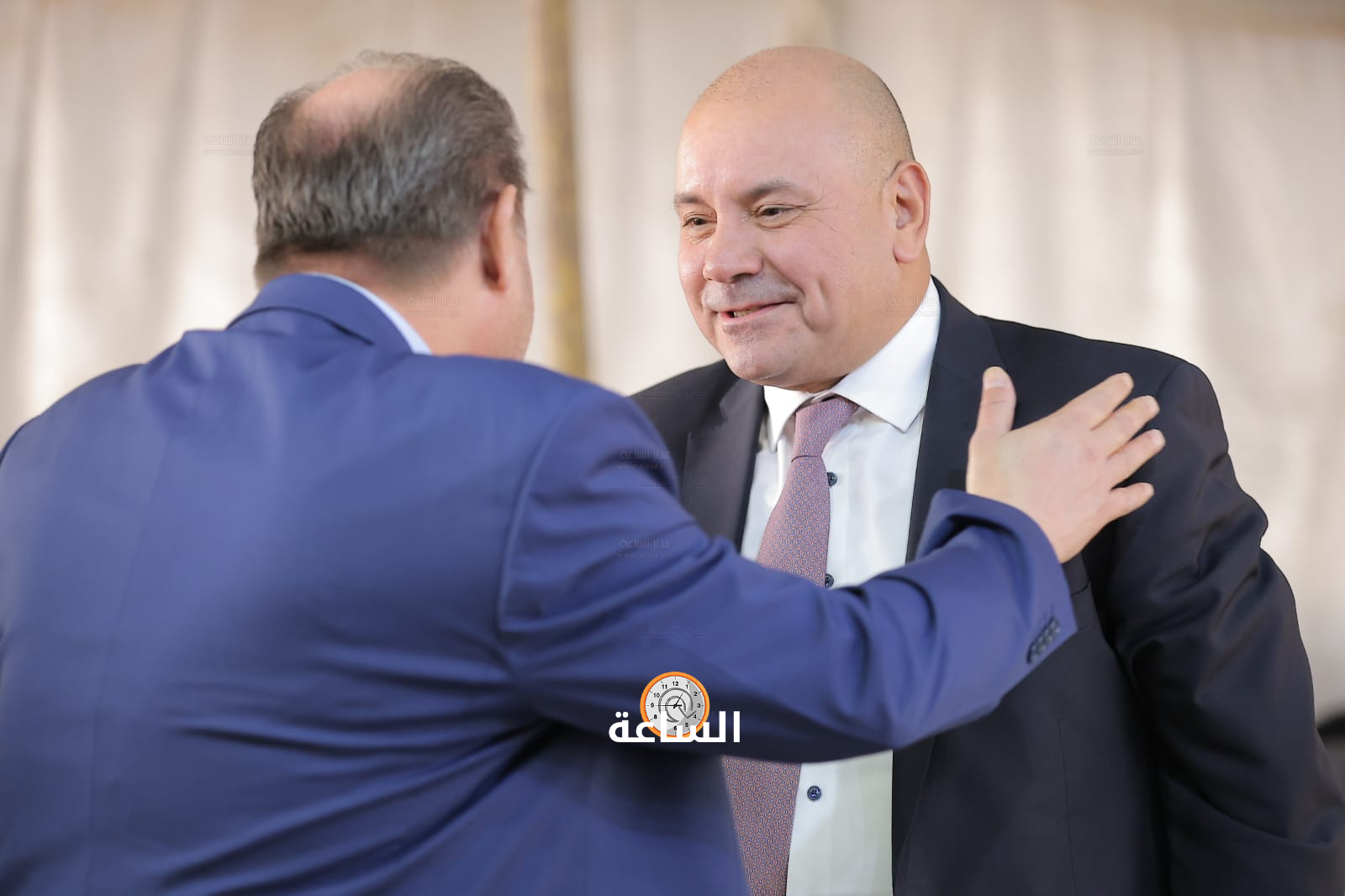 Madar Al-Saa Images 0.7450365370613321